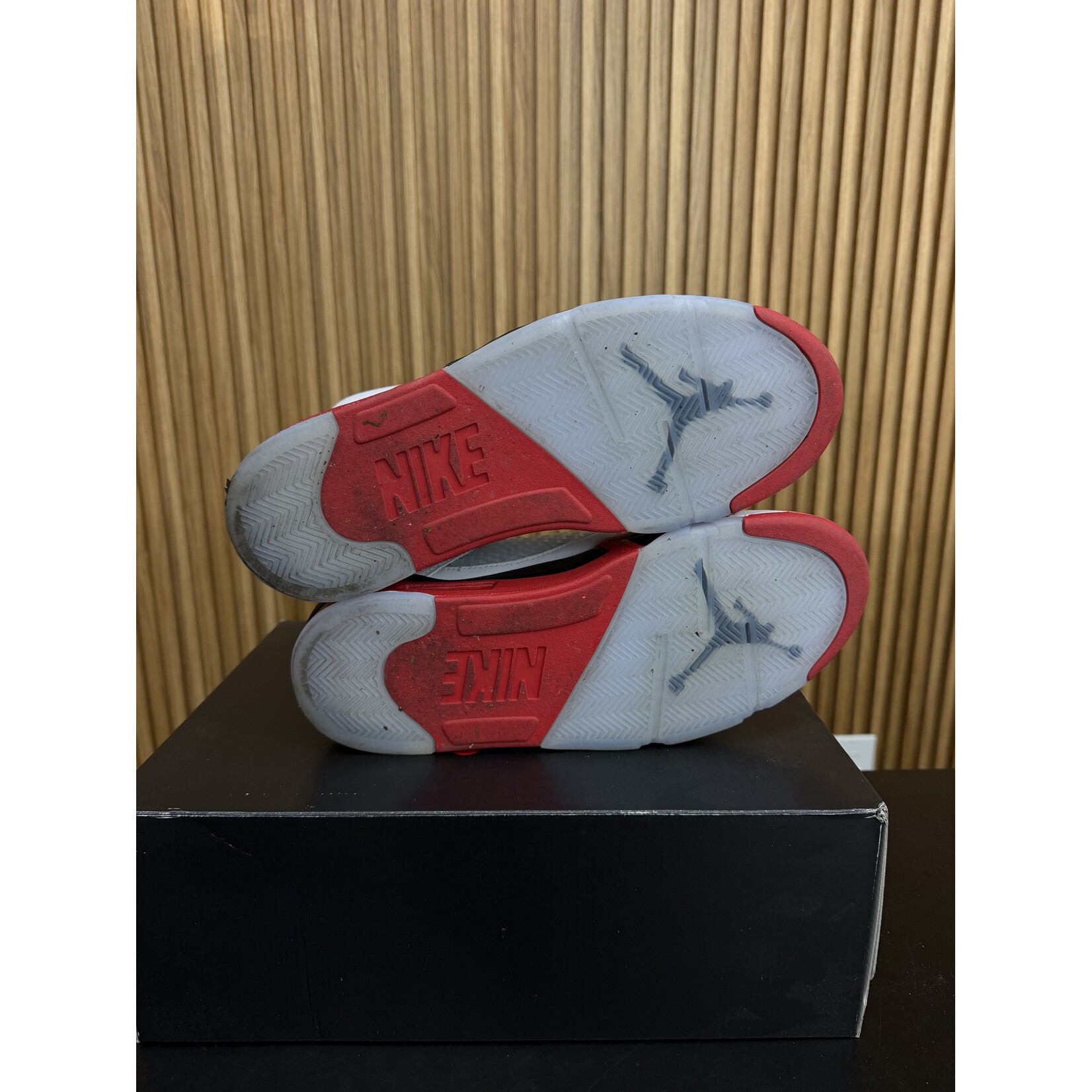 Jordan Jordan 5 Retro Fire Red Black Tongue (2025) Size 12, PREOWNED*