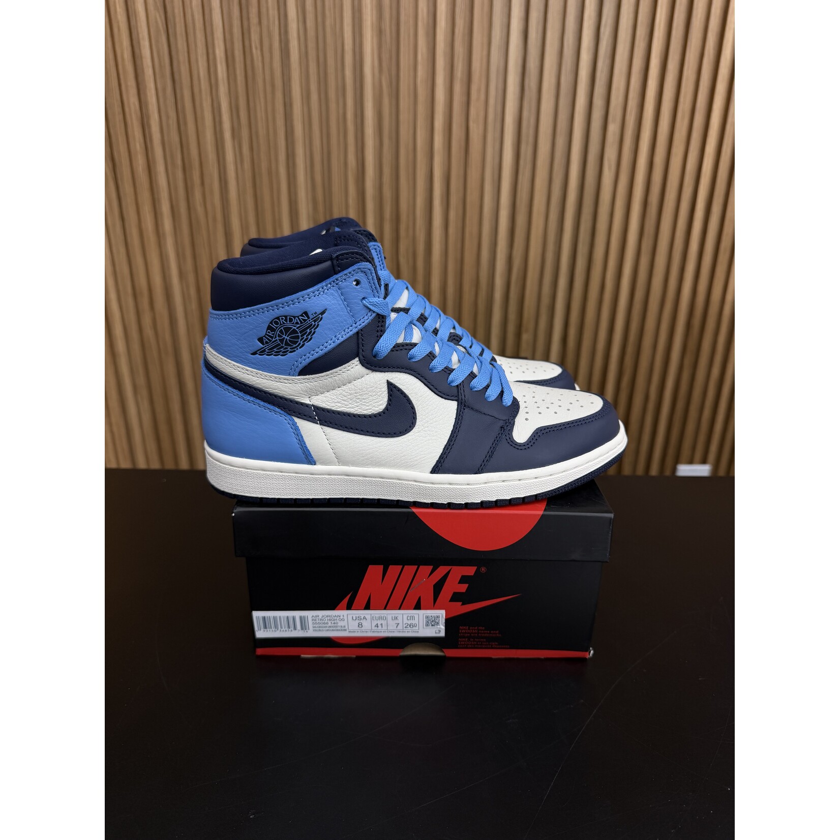 Jordan Jordan 1 Retro High Obsidian Size 8, PREOWNED*