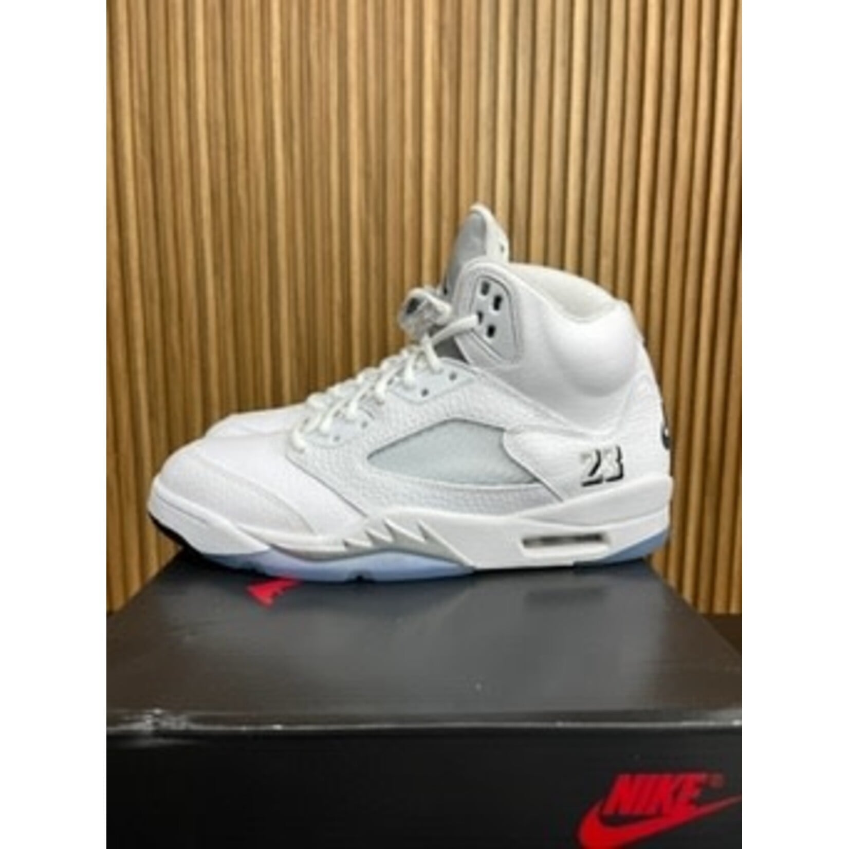 Jordan Jordan 5 Retro White Metallic (2026) Size 10, PREOWNED