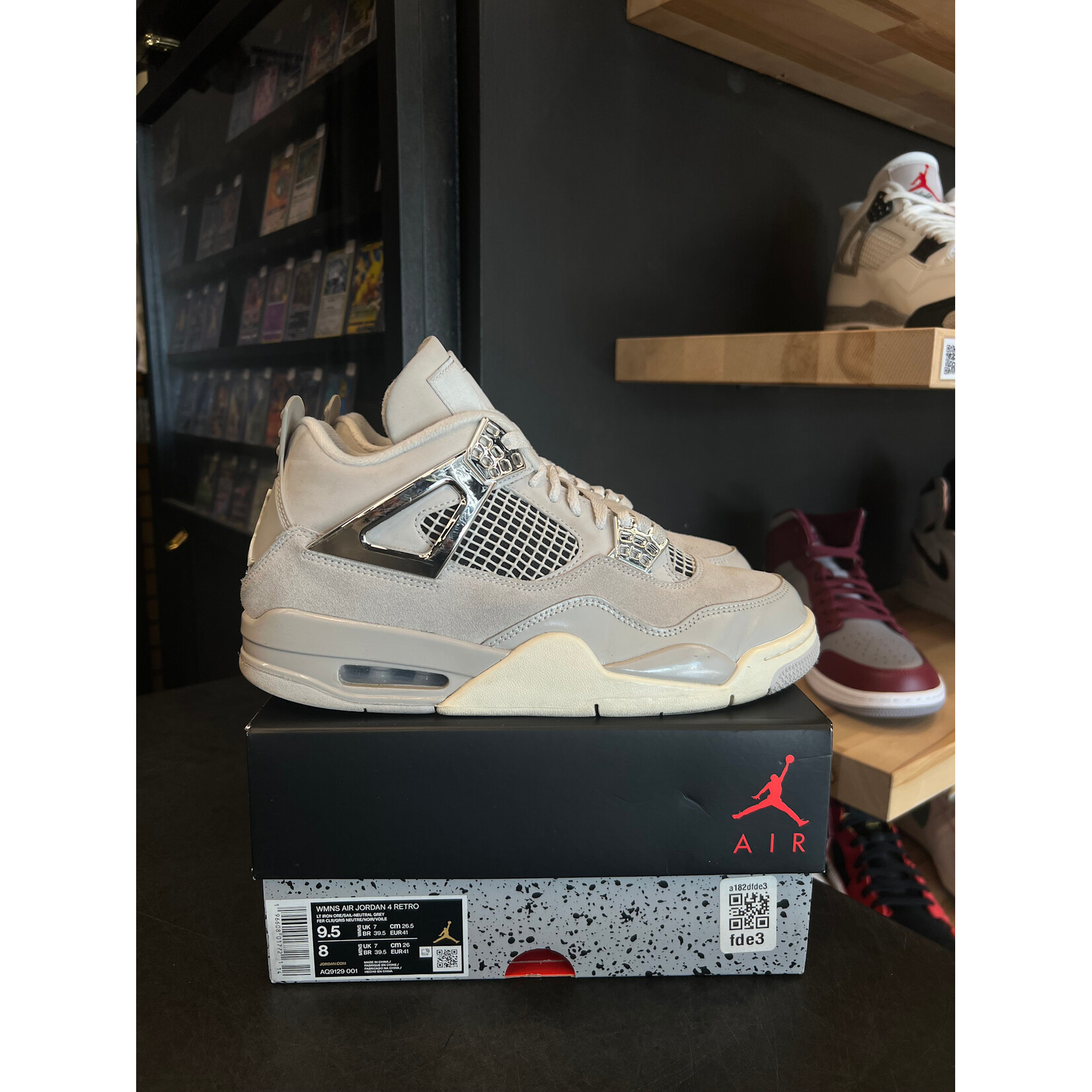 Jordan Jordan 4 Retro Frozen Moments (Women's) Size 9.5W, PREOWNED