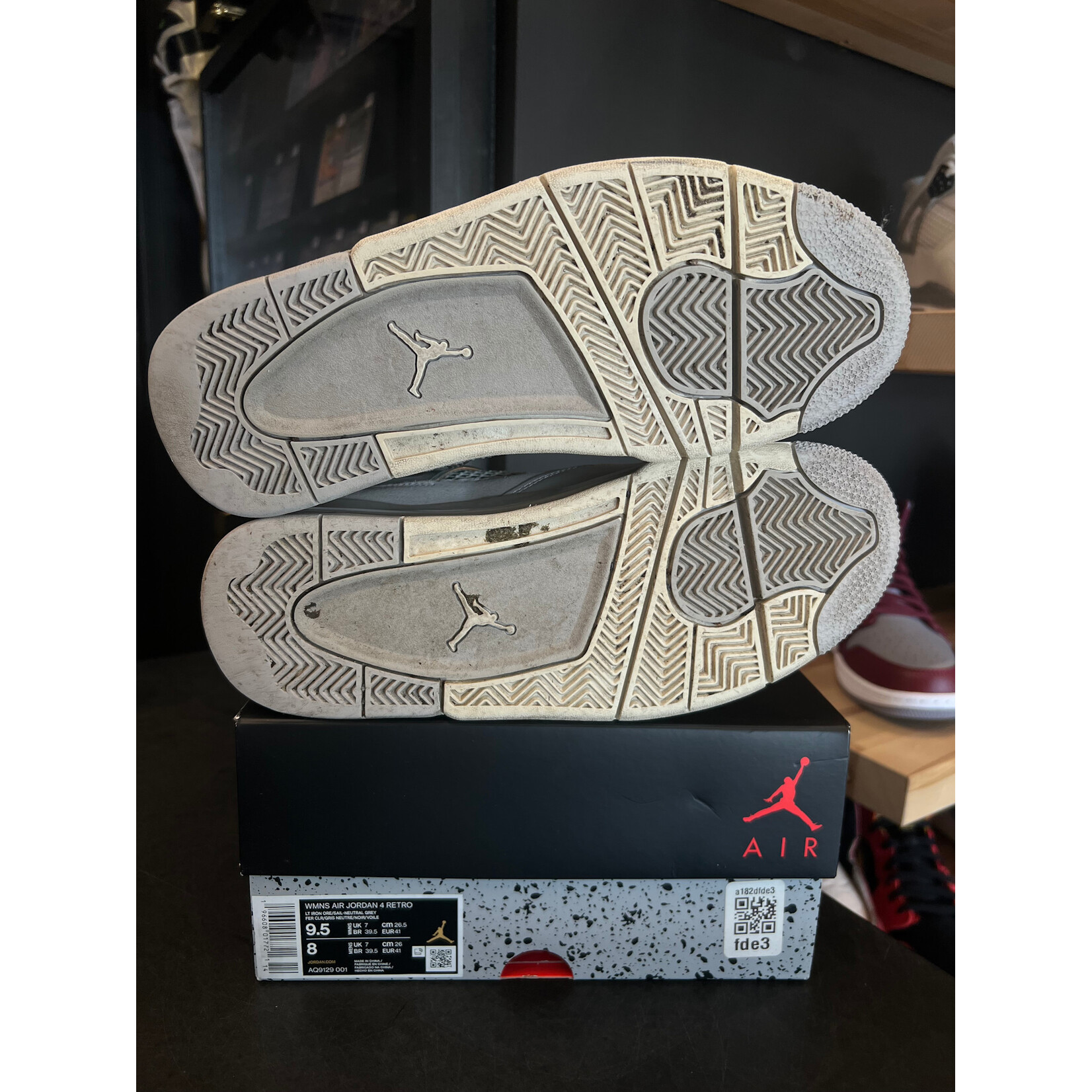 Jordan Jordan 4 Retro Frozen Moments (Women's) Size 9.5W, PREOWNED
