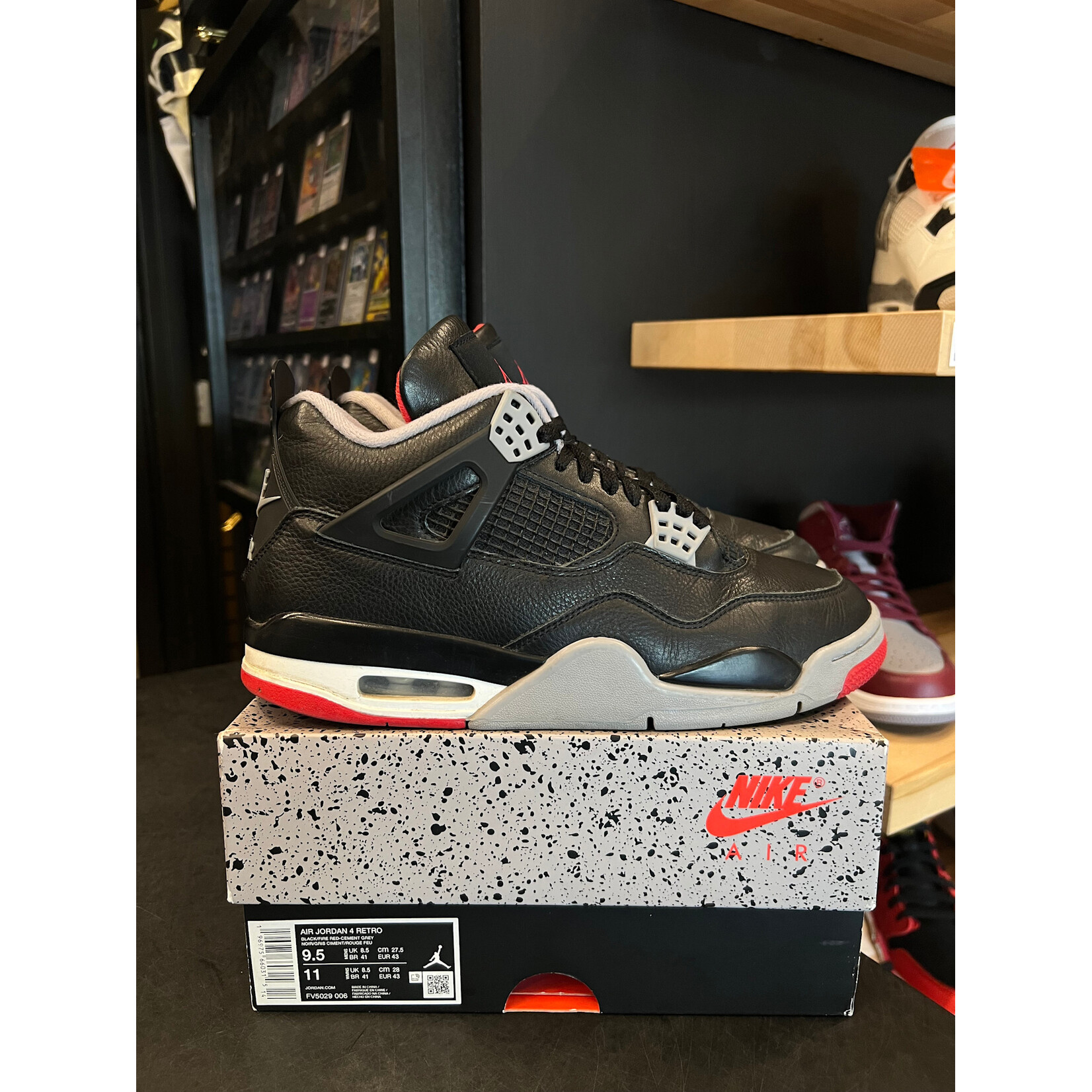 Jordan Jordan 4 Retro Bred Reimagined Size 9.5, PREOWNED