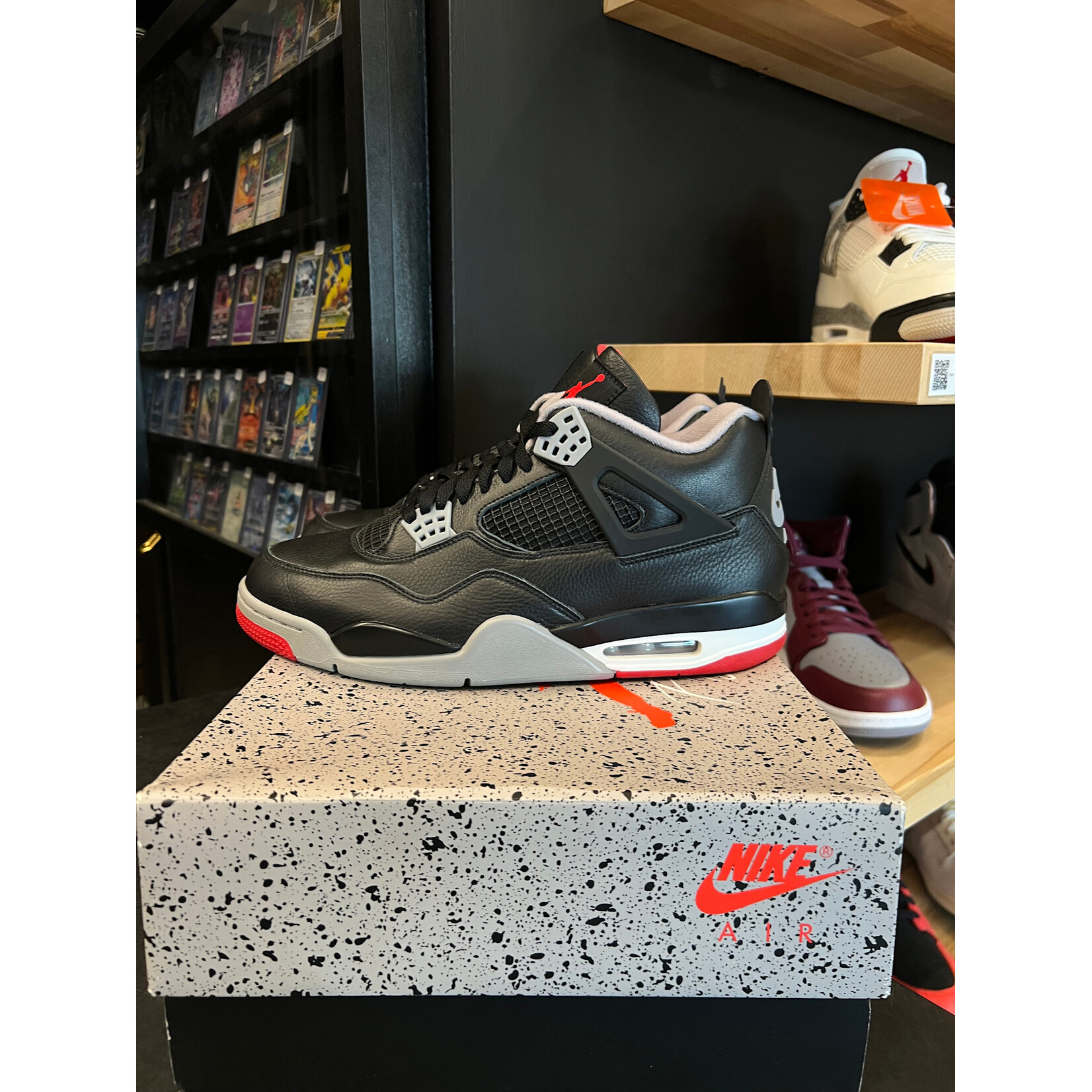 Jordan Jordan 4 Retro Bred Reimagined Size 12, PREOWNED