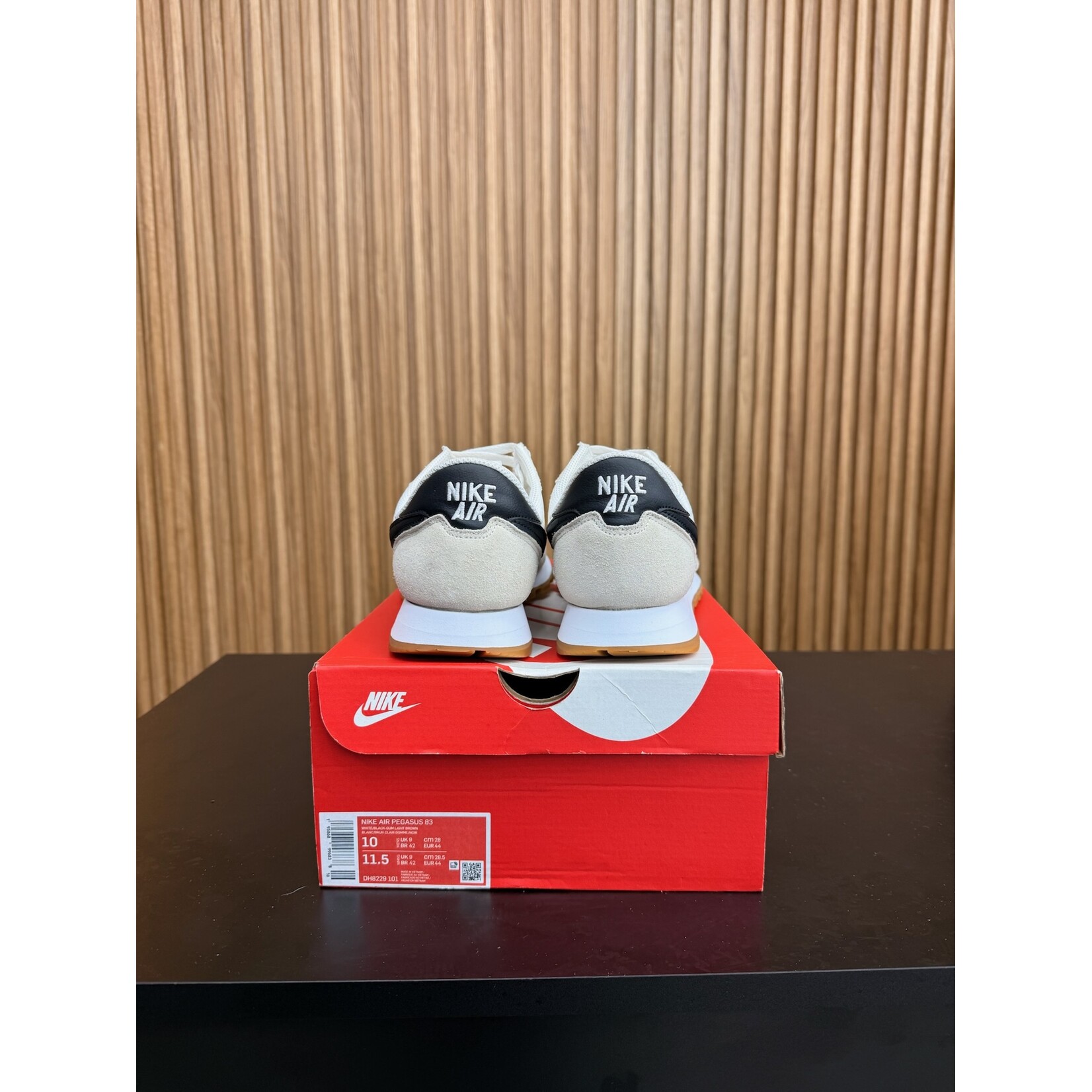 Nike Nike Air Pegasus 83 White Black Gum Size 10, PREOWNED