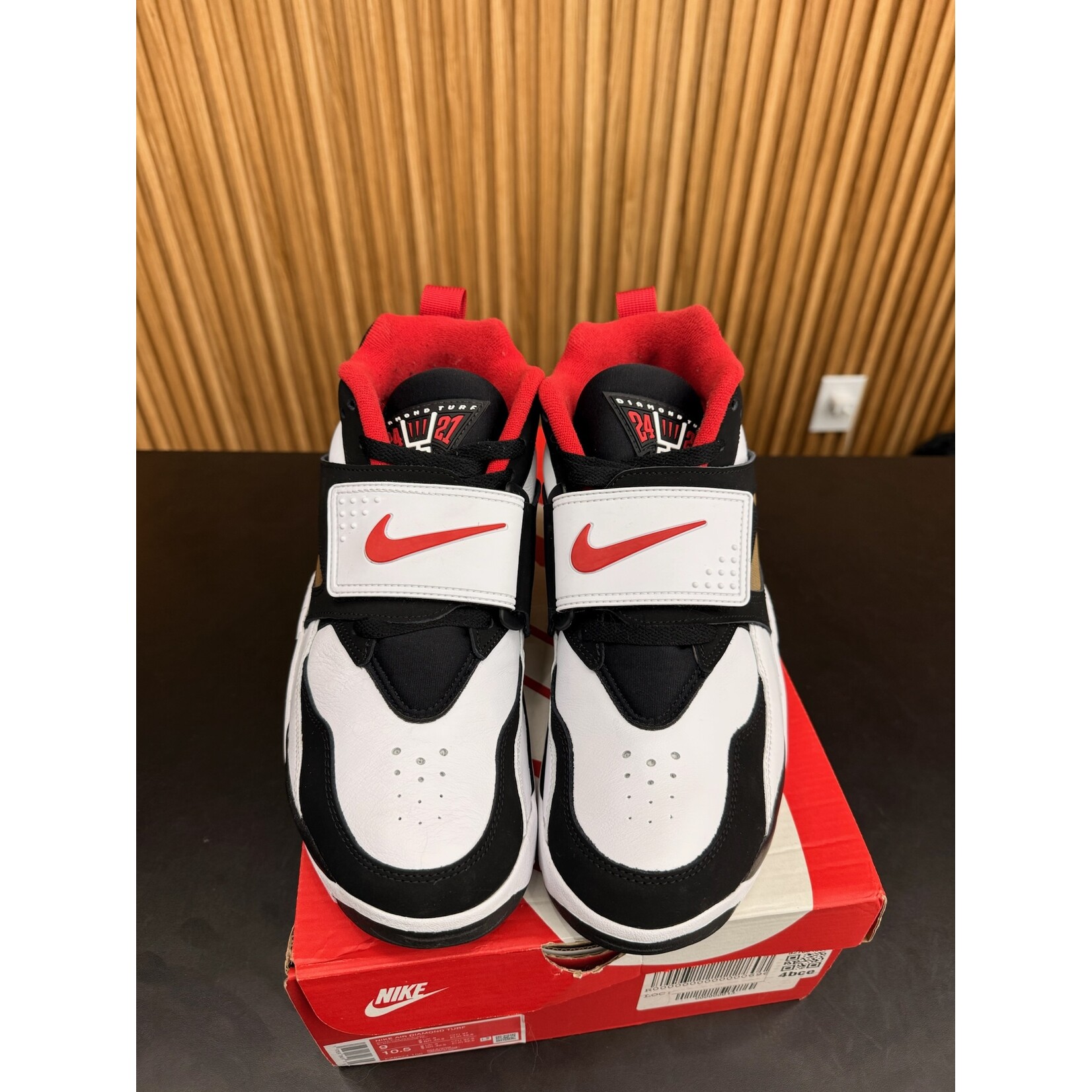 Nike Nike Air Diamond Turf 49ers (2025) Size 9, PREOWNED