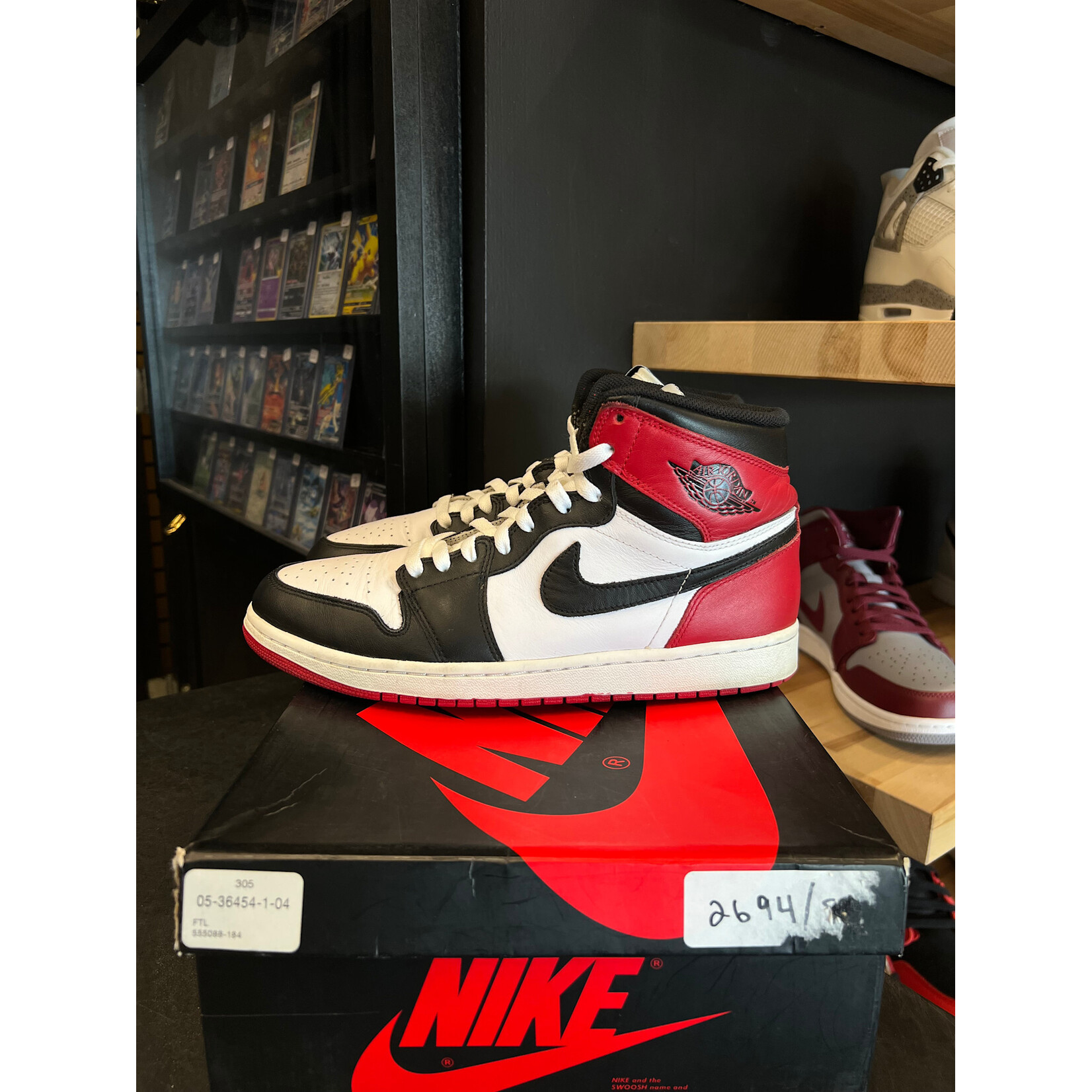 Jordan Jordan 1 Retro Black Toe (2013) Size 10, PREOWNED