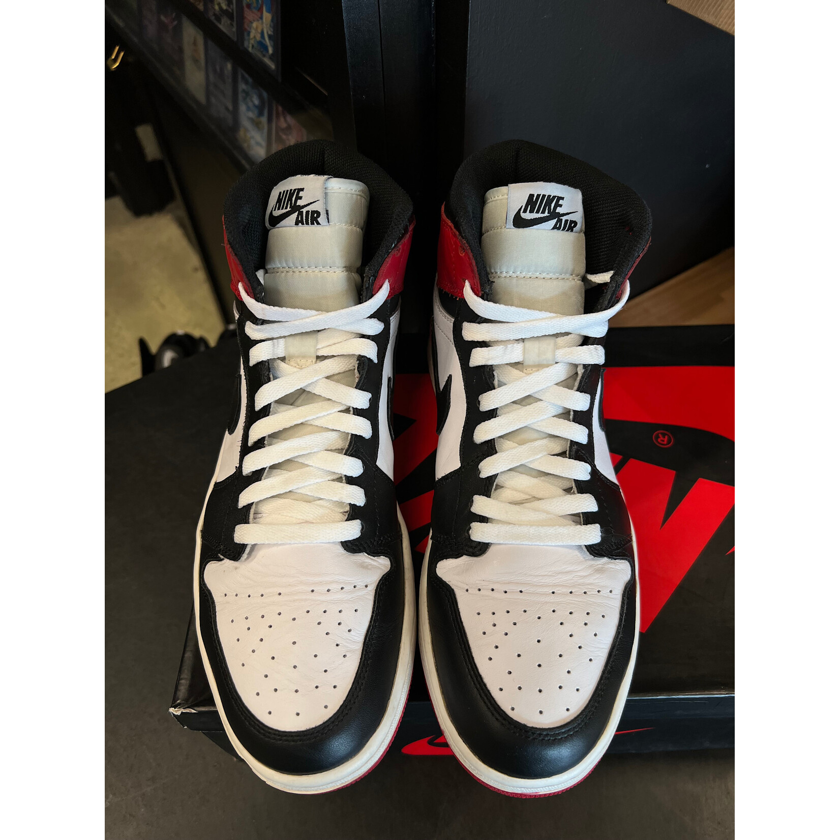 Jordan Jordan 1 Retro Black Toe (2013) Size 10, PREOWNED