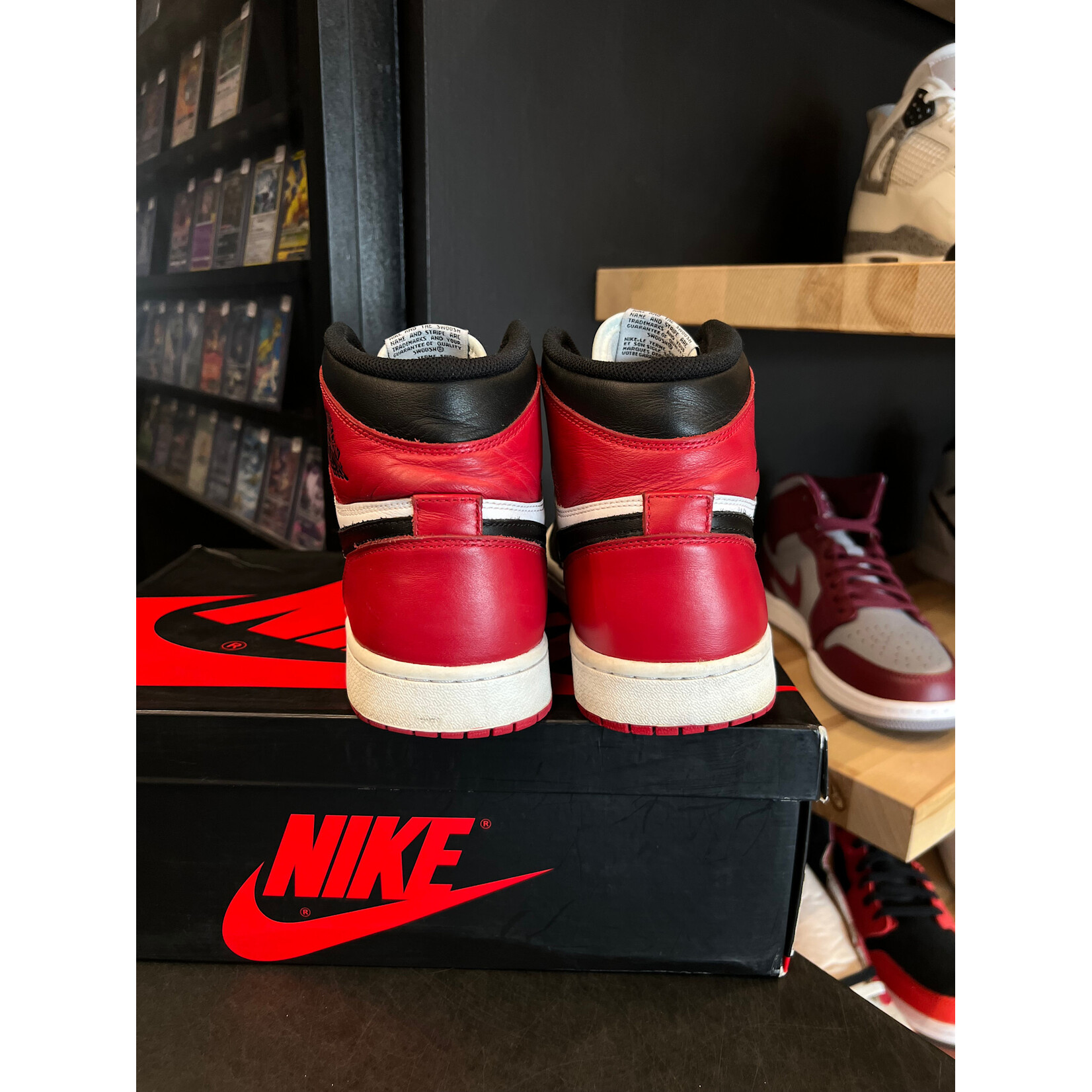 Jordan Jordan 1 Retro Black Toe (2013) Size 10, PREOWNED