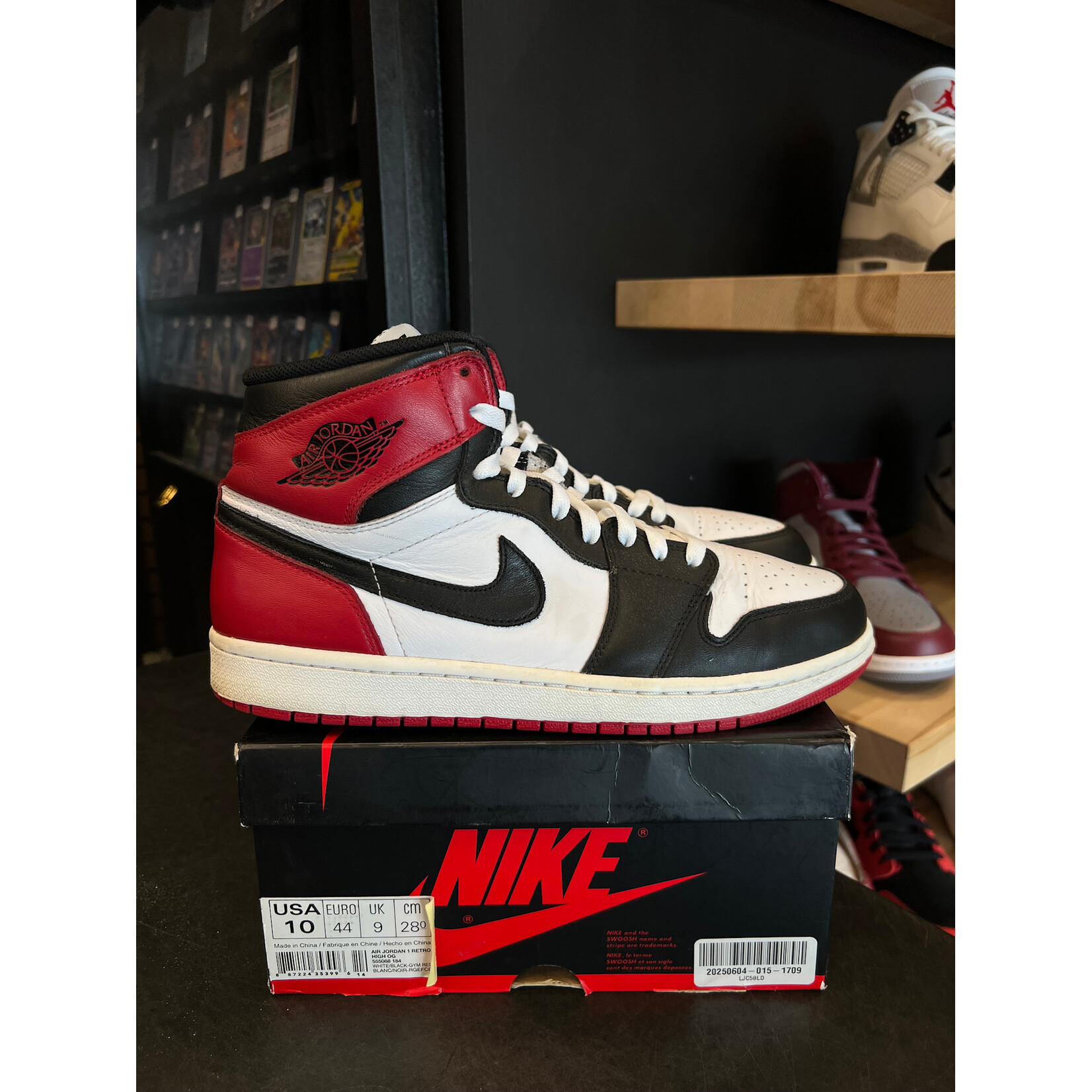 Jordan Jordan 1 Retro Black Toe (2013) Size 10, PREOWNED