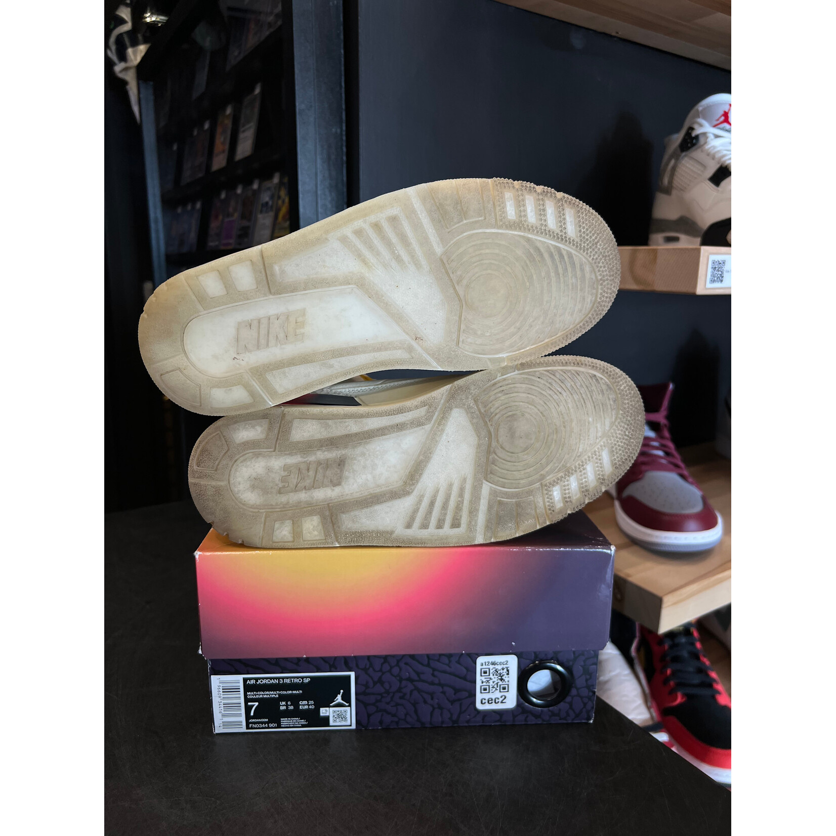 Jordan Jordan 3 Retro SP J Balvin Medellín Sunset Size 7, PREOWNED