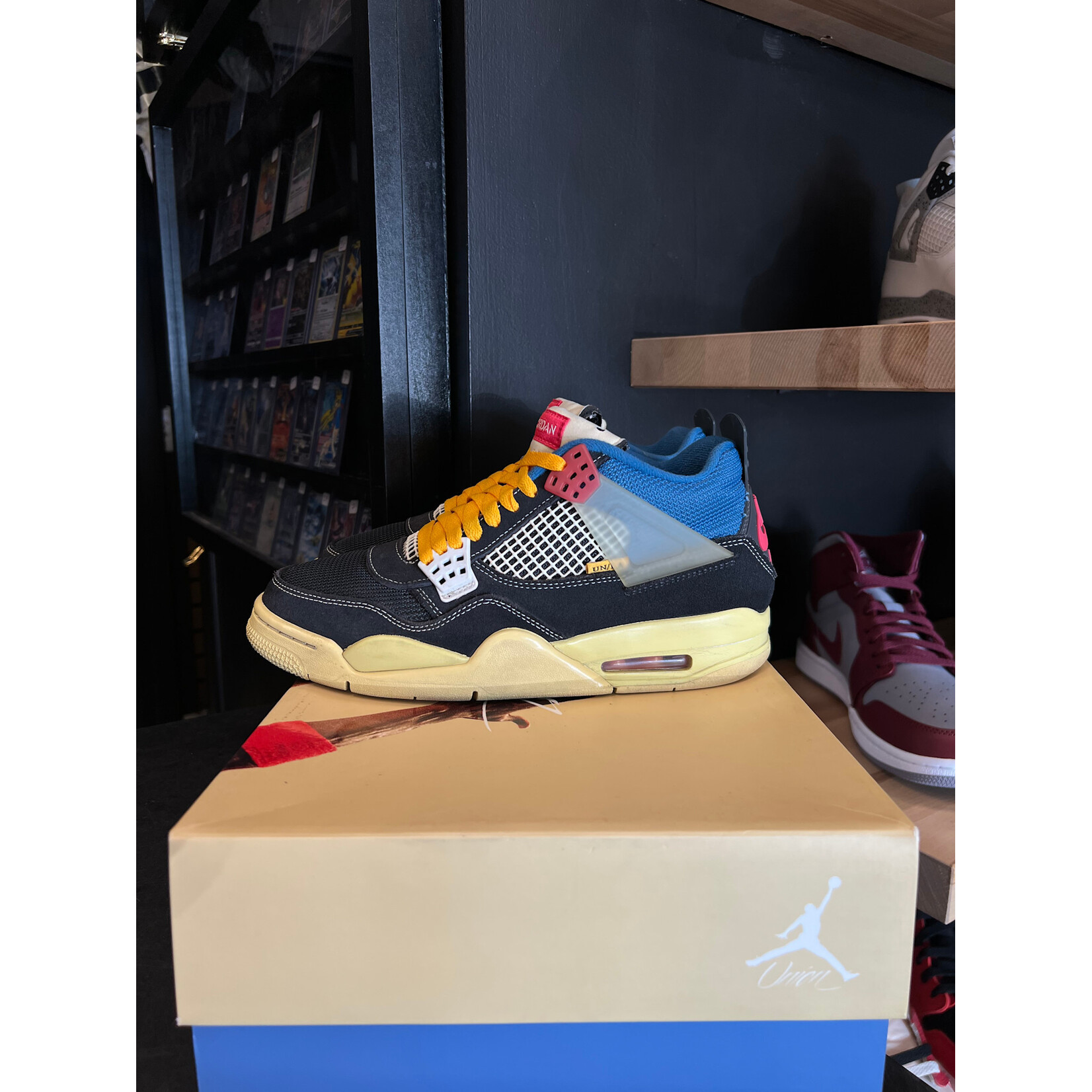 Jordan Jordan 4 Retro Union Off Noir Size 8, PREOWNED