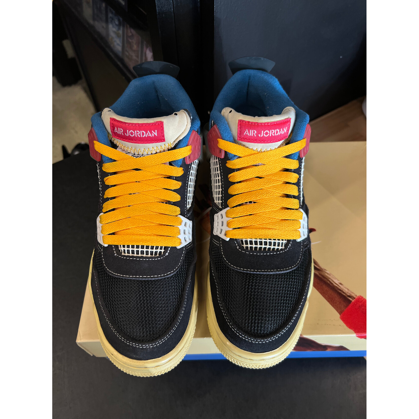 Jordan Jordan 4 Retro Union Off Noir Size 8, PREOWNED