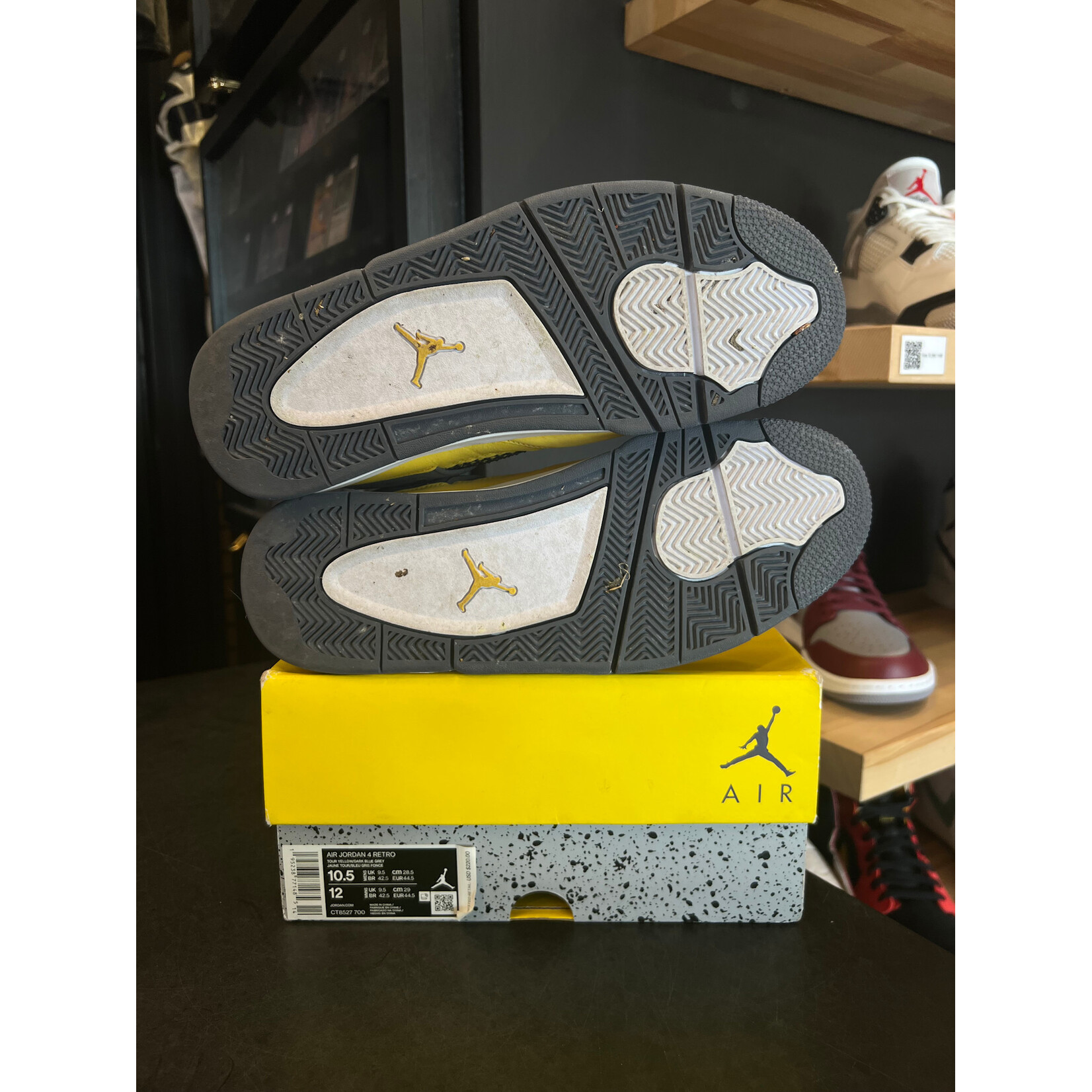 Jordan Jordan 4 Retro Lightning (2021) Size 10.5, PREOWNED
