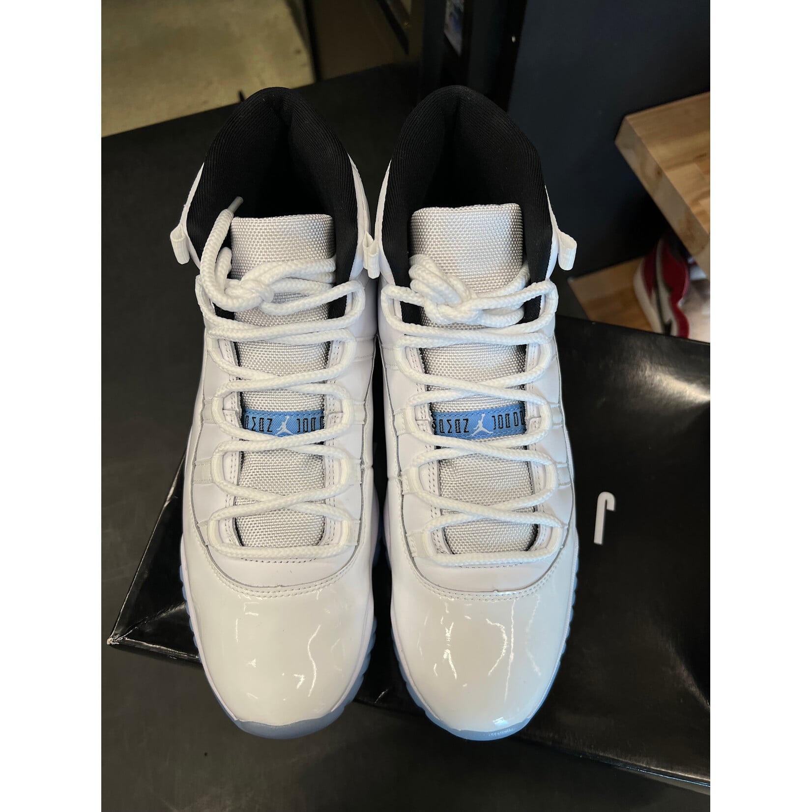Jordan Jordan 11 Retro Legend Blue (2024) Size 10.5, PREOWNED