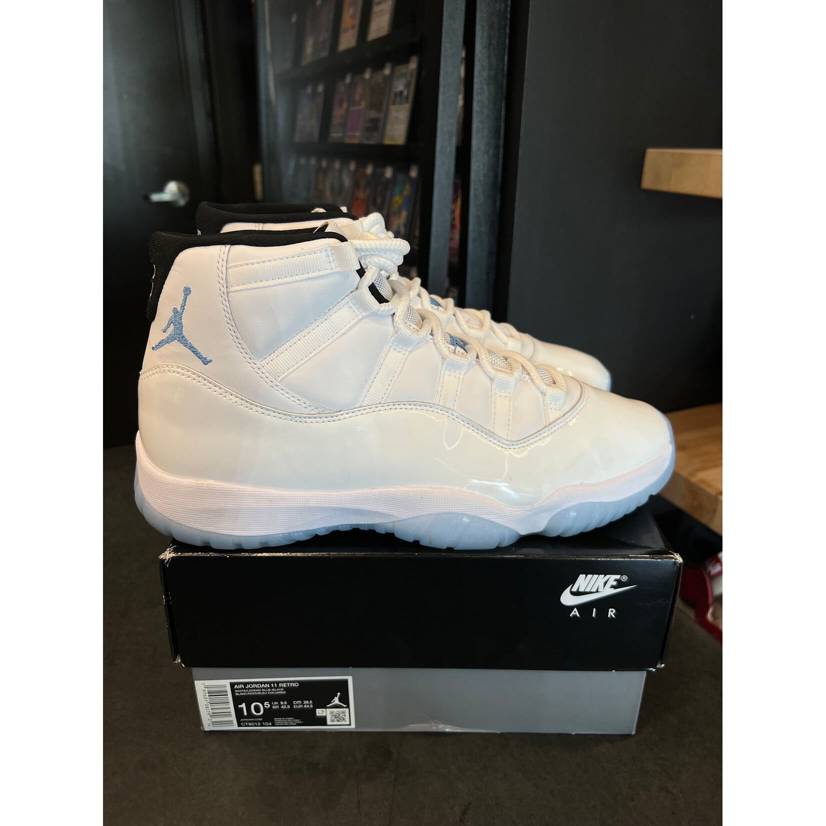 Jordan Jordan 11 Retro Legend Blue (2024) Size 10.5, PREOWNED