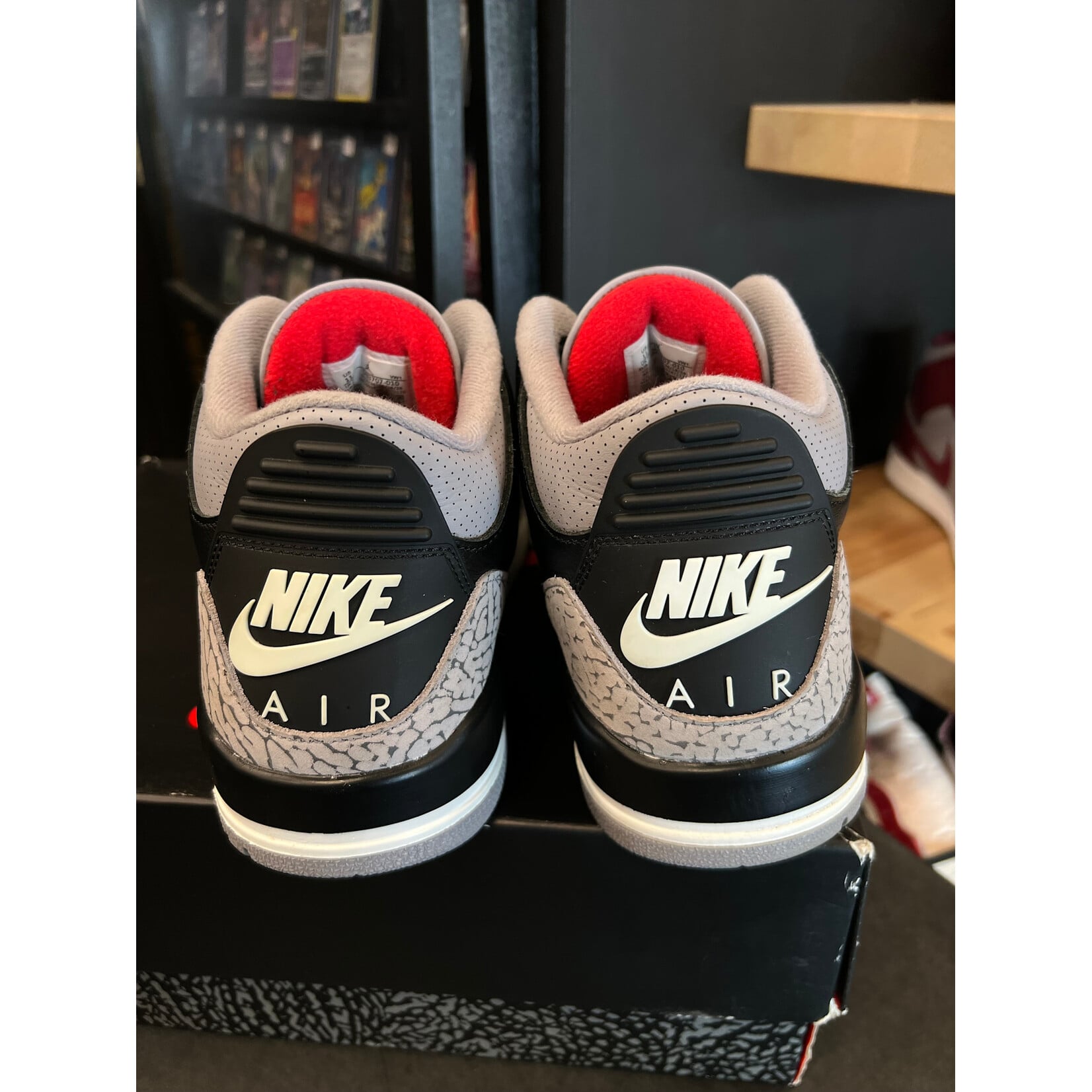 Jordan Jordan 3 Retro OG Black Cement (2024) Size 11, PREOWNED