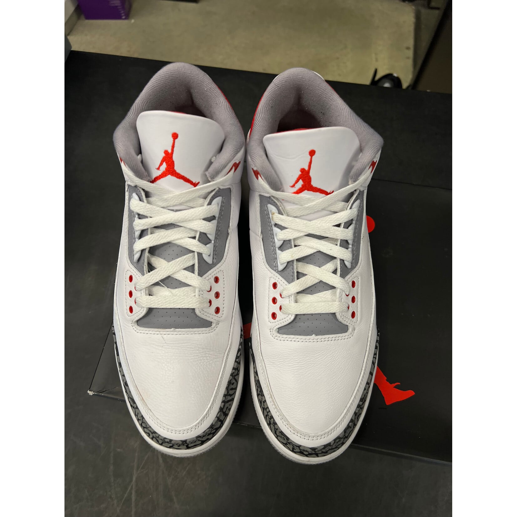 Jordan Jordan 3 Retro Fire Red (2022) Size 11, PREOWNED
