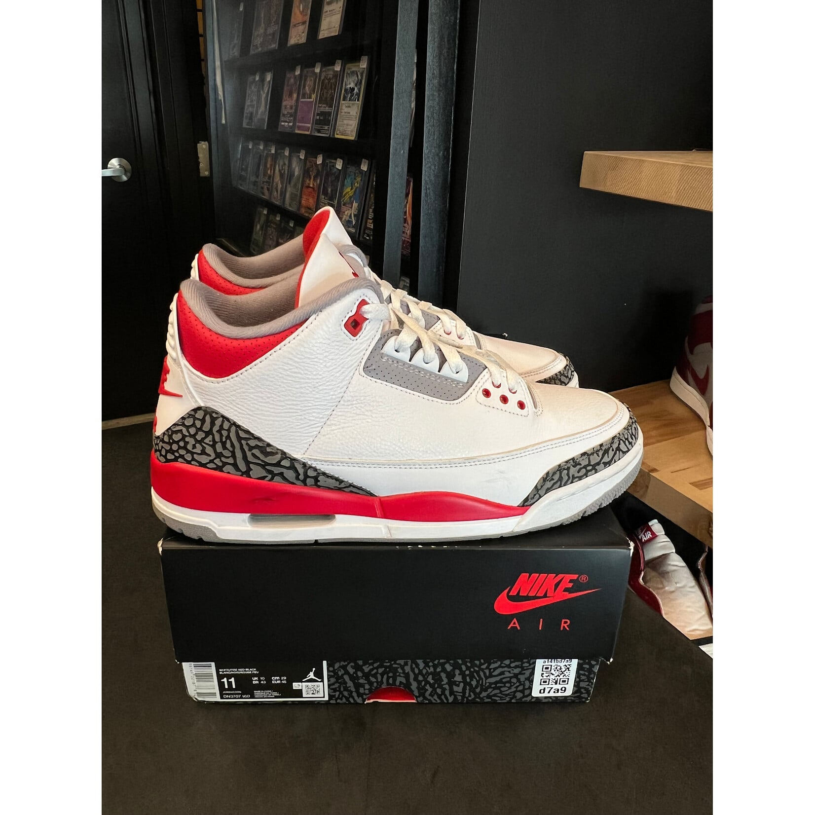 Jordan Jordan 3 Retro Fire Red (2022) Size 11, PREOWNED