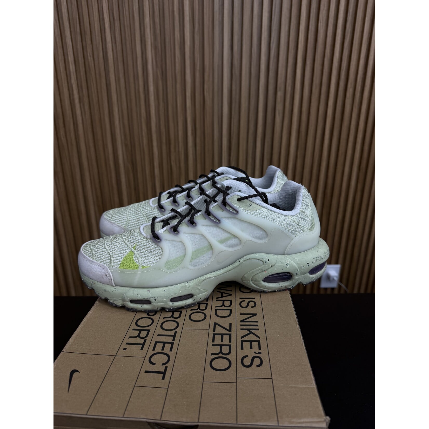 Nike Nike Air Max Terrascape Plus Phantom Vivid Green Size 13, PREOWNED