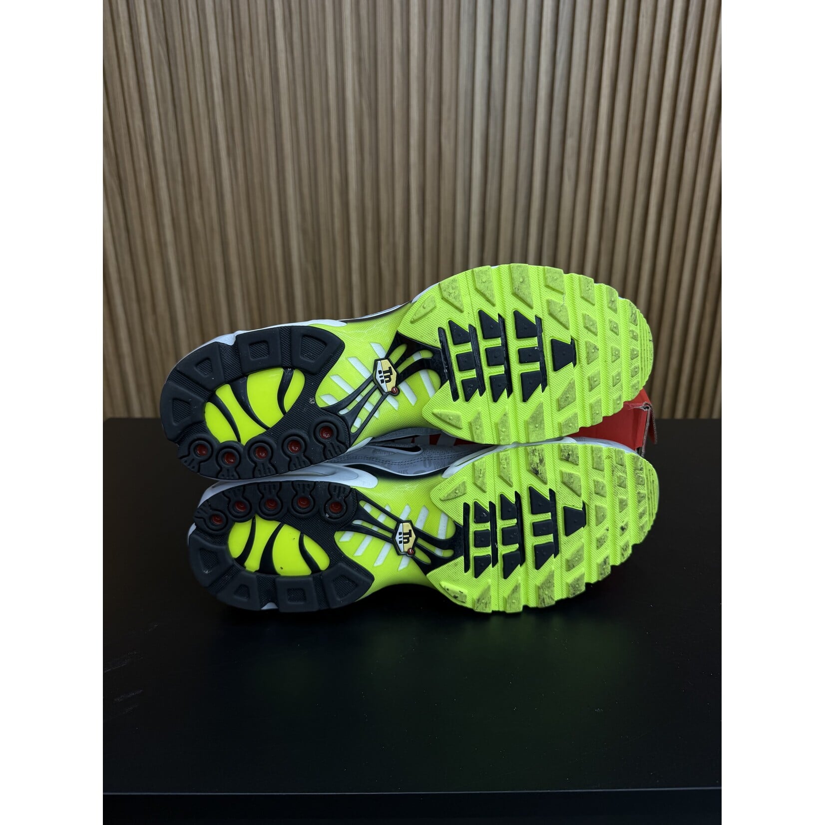 Nike Nike Air Max Plus Platinum Grey Reflective Logos Size 13, PREOWNED