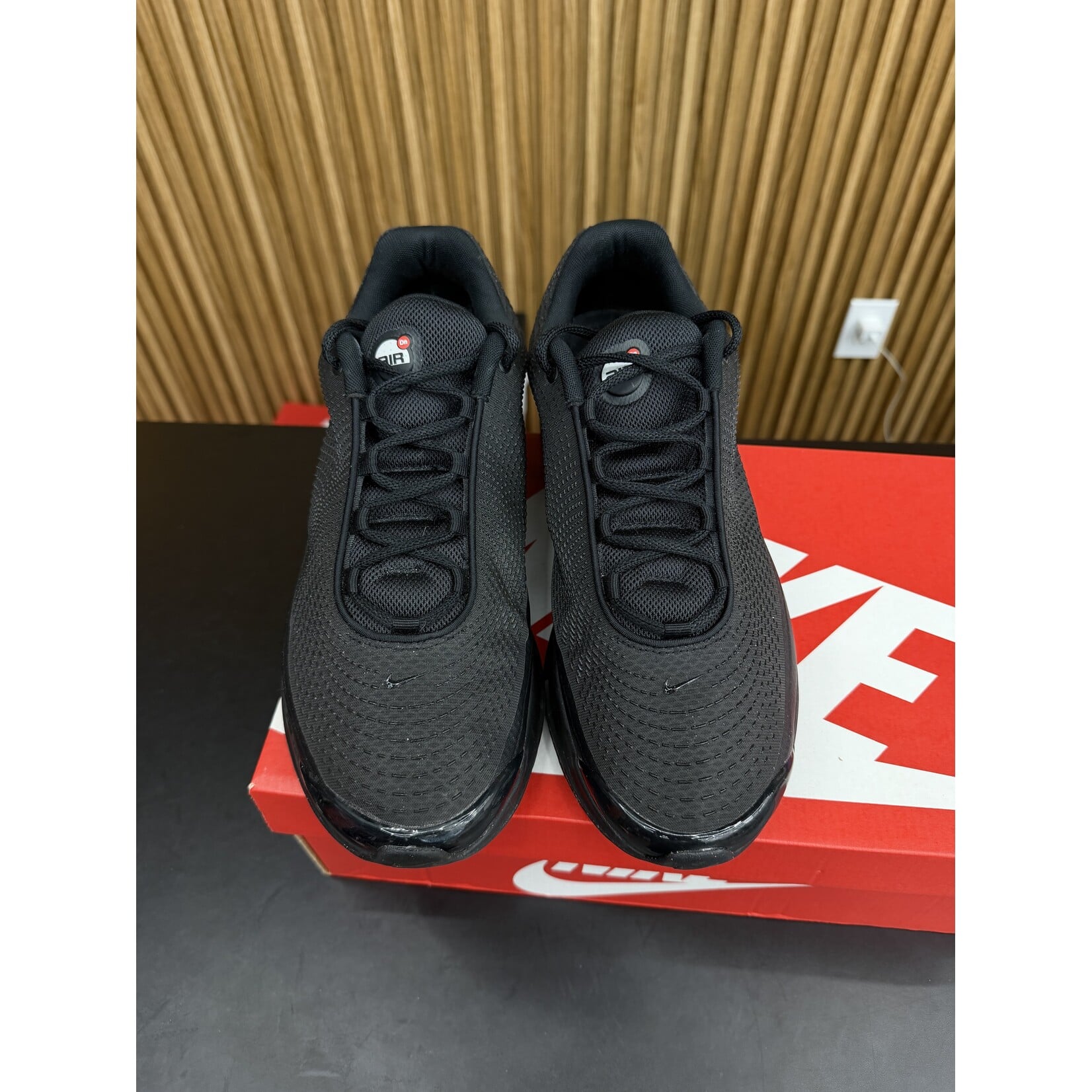 Nike Nike Air Max Dn Black Metallic Grey Size 13, PREOWNED