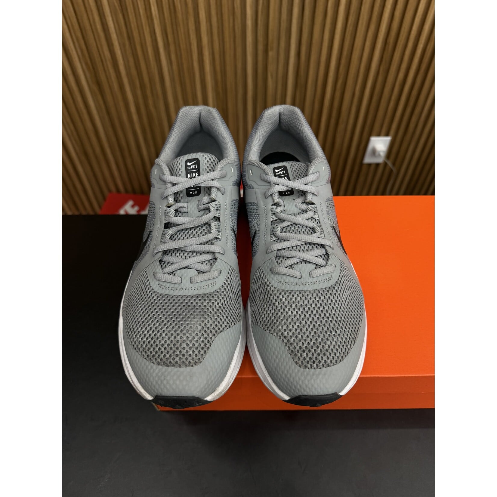Nike Nike Run Swift 2 Particle Grey Black White Size 13, PREOWNED