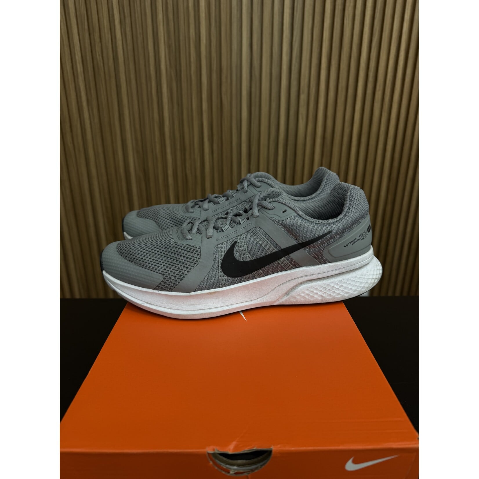 Nike Nike Run Swift 2 Particle Grey Black White Size 13, PREOWNED