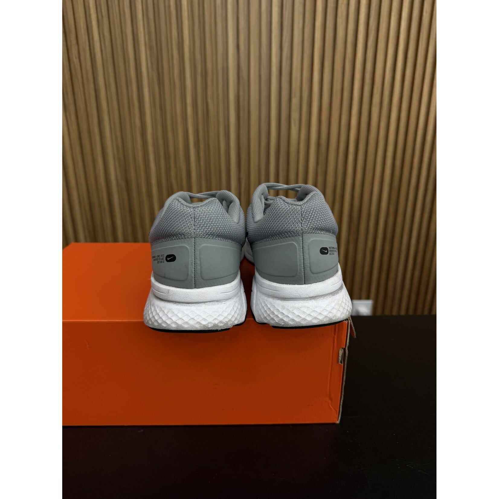 Nike Nike Run Swift 2 Particle Grey Black White Size 13, PREOWNED
