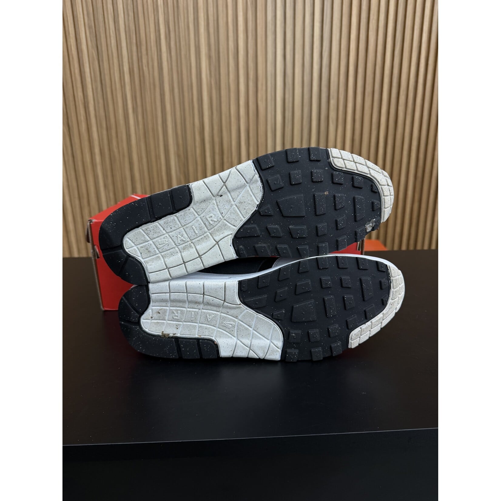 Nike Nike Air Max 1 Essential Off Noir Vast Grey Size 13, PREOWNED
