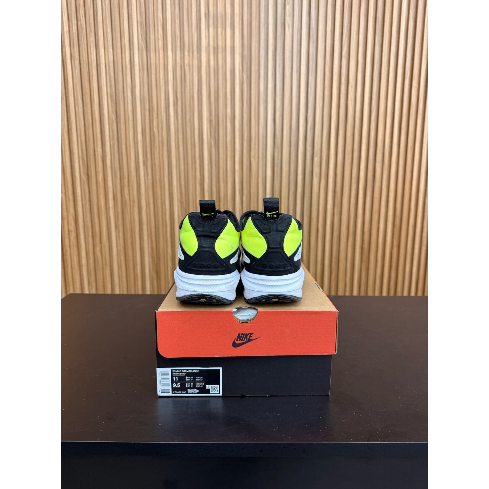 Nike Nike Air Max Sunder Volt Black (Women's) Size 11W, PREOWNED