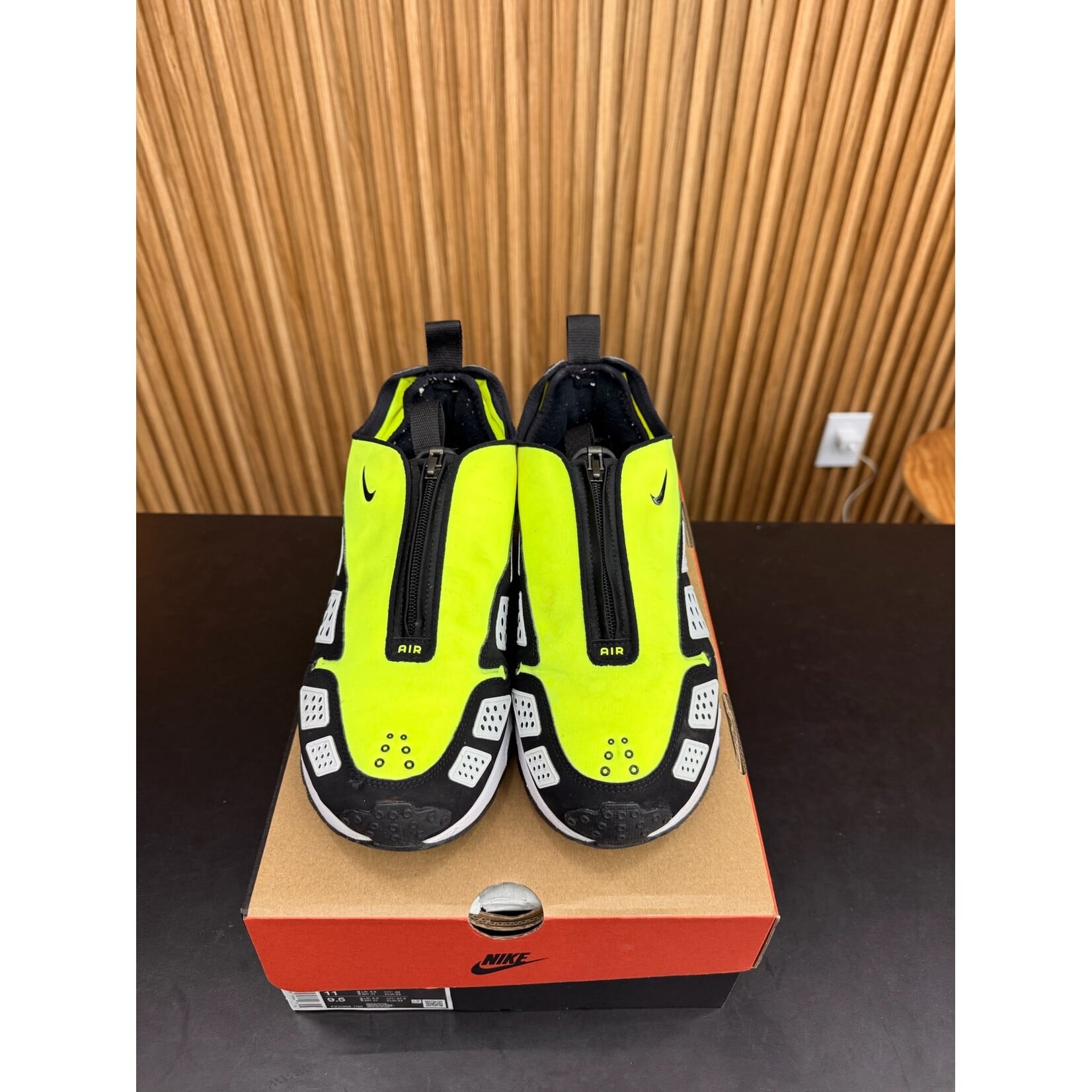 Nike Nike Air Max Sunder Volt Black (Women's) Size 11W, PREOWNED