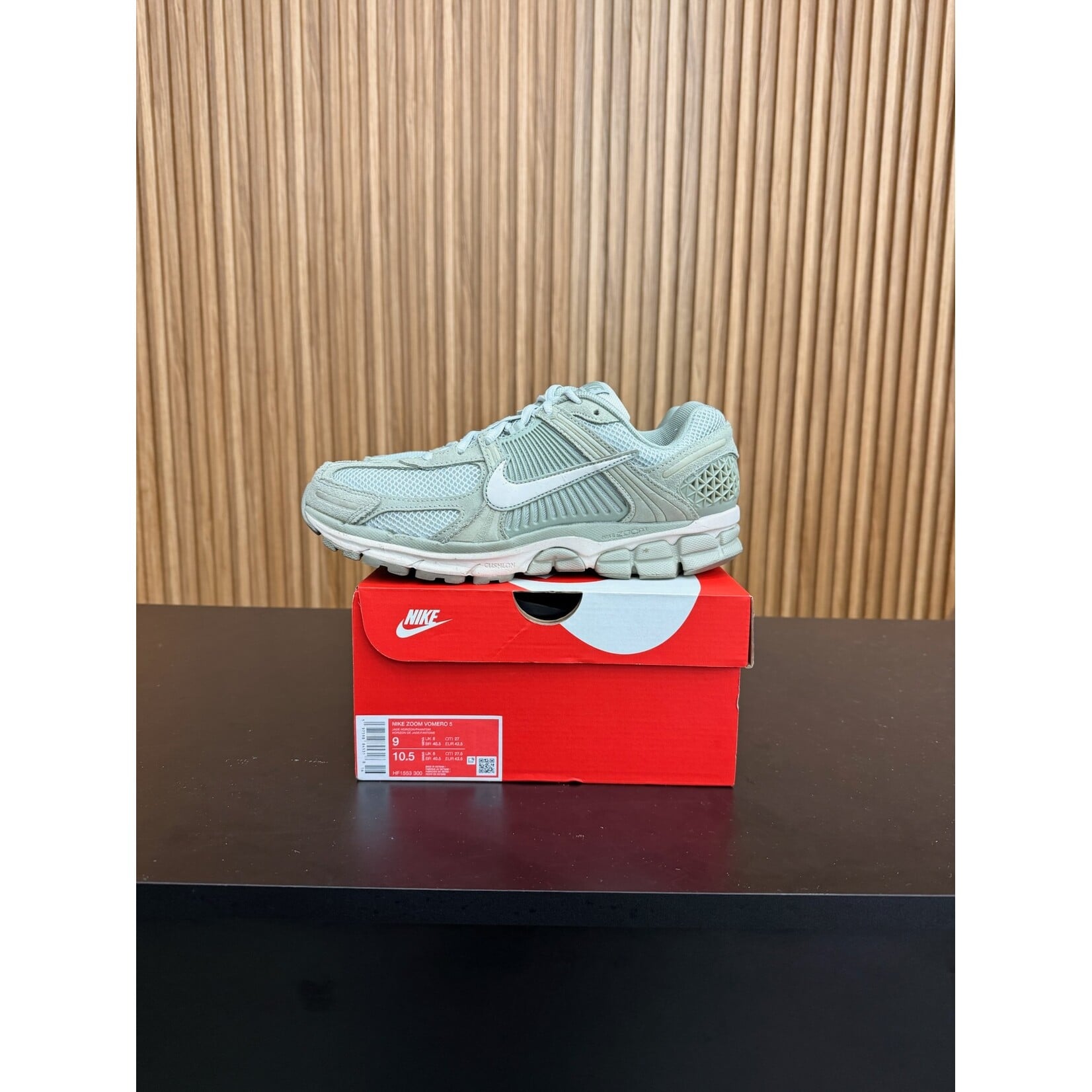 Nike Nike Zoom Vomero 5 Jade Horizon Size 9, PREOWNED