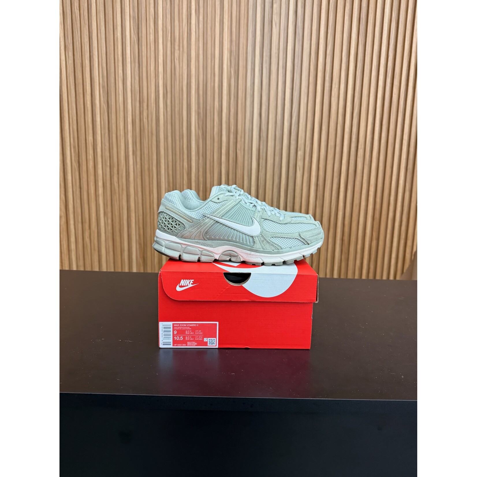Nike Nike Zoom Vomero 5 Jade Horizon Size 9, PREOWNED