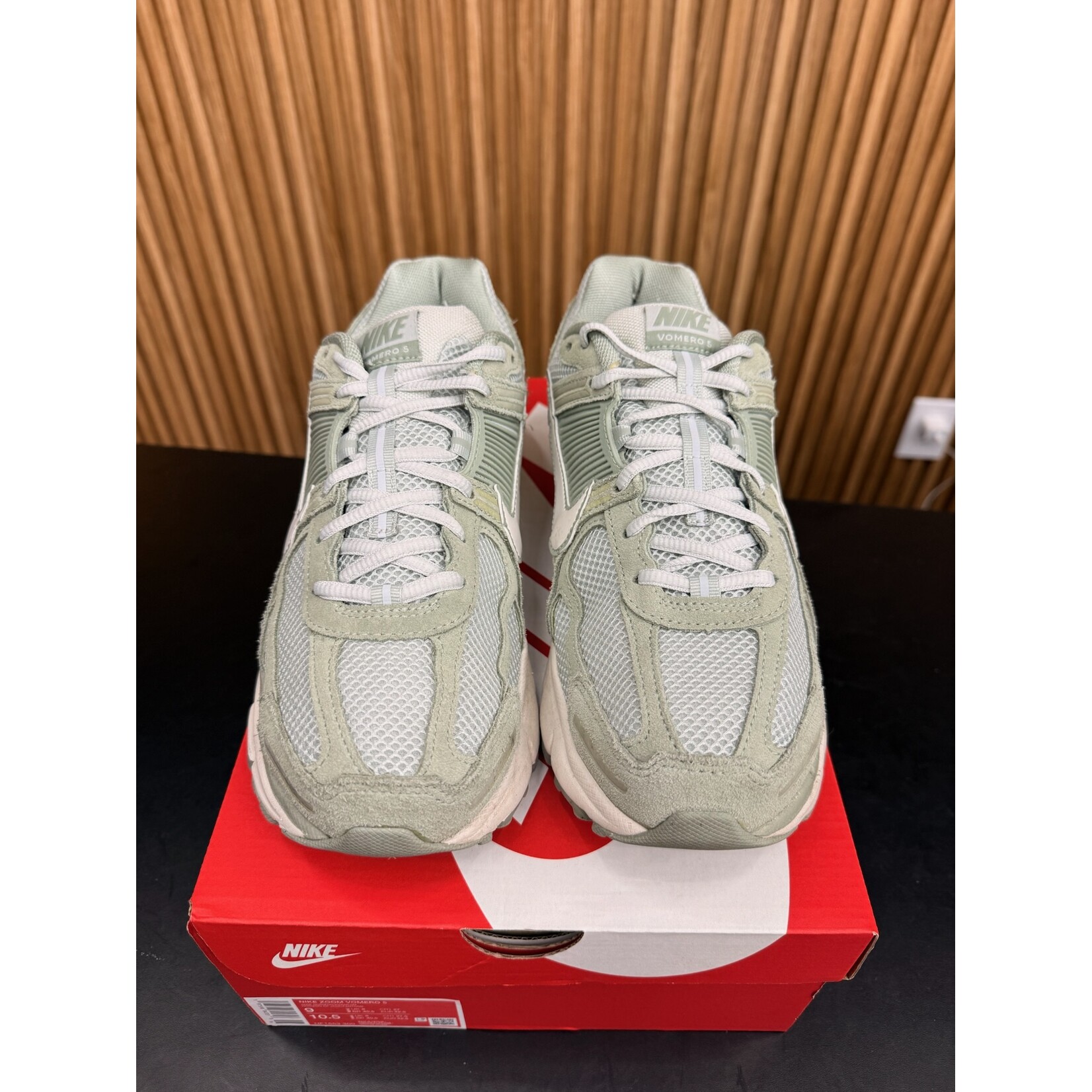 Nike Nike Zoom Vomero 5 Jade Horizon Size 9, PREOWNED