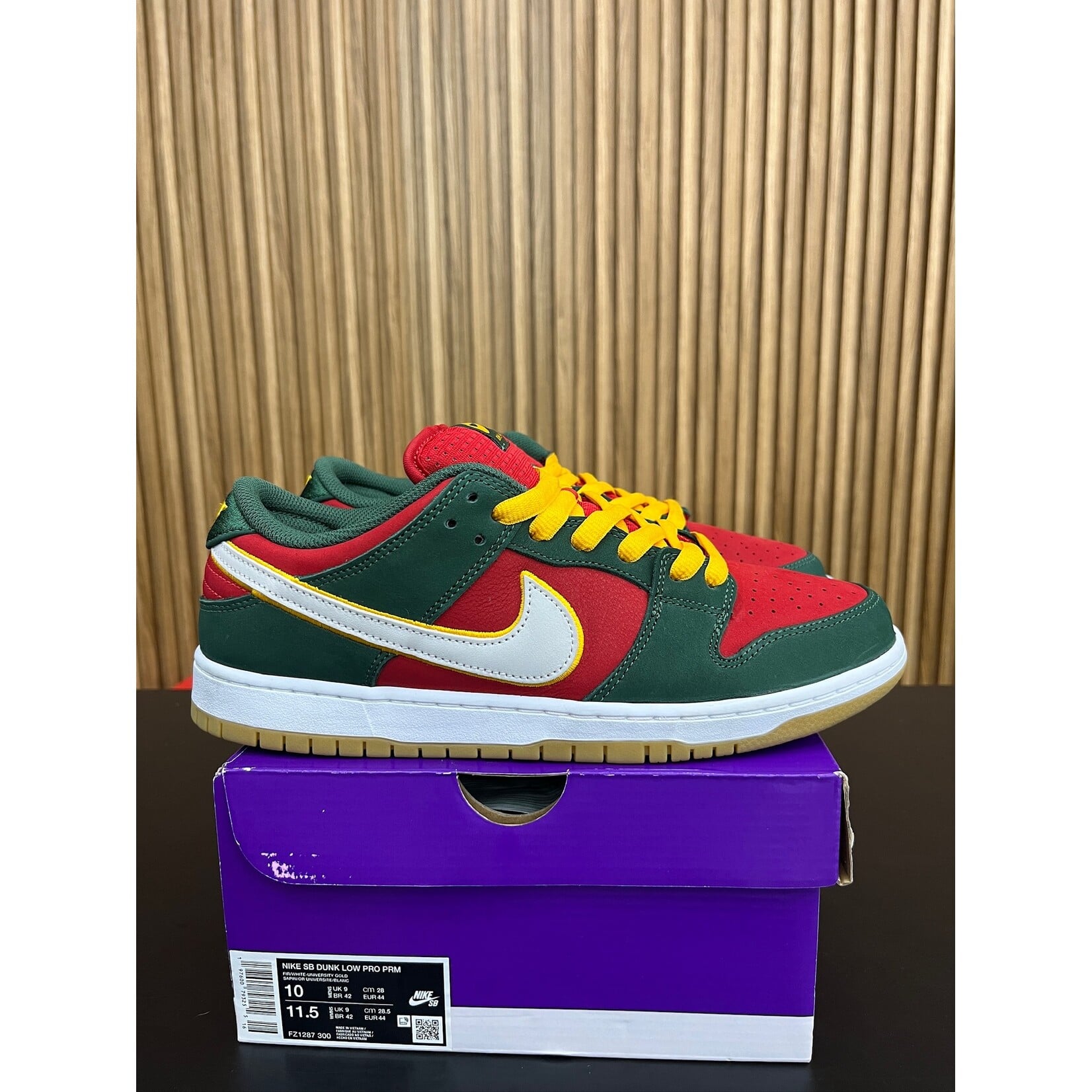 Nike Nike SB Dunk Low Pro PRM Seattle Supersonics Size 10, PREOWNED