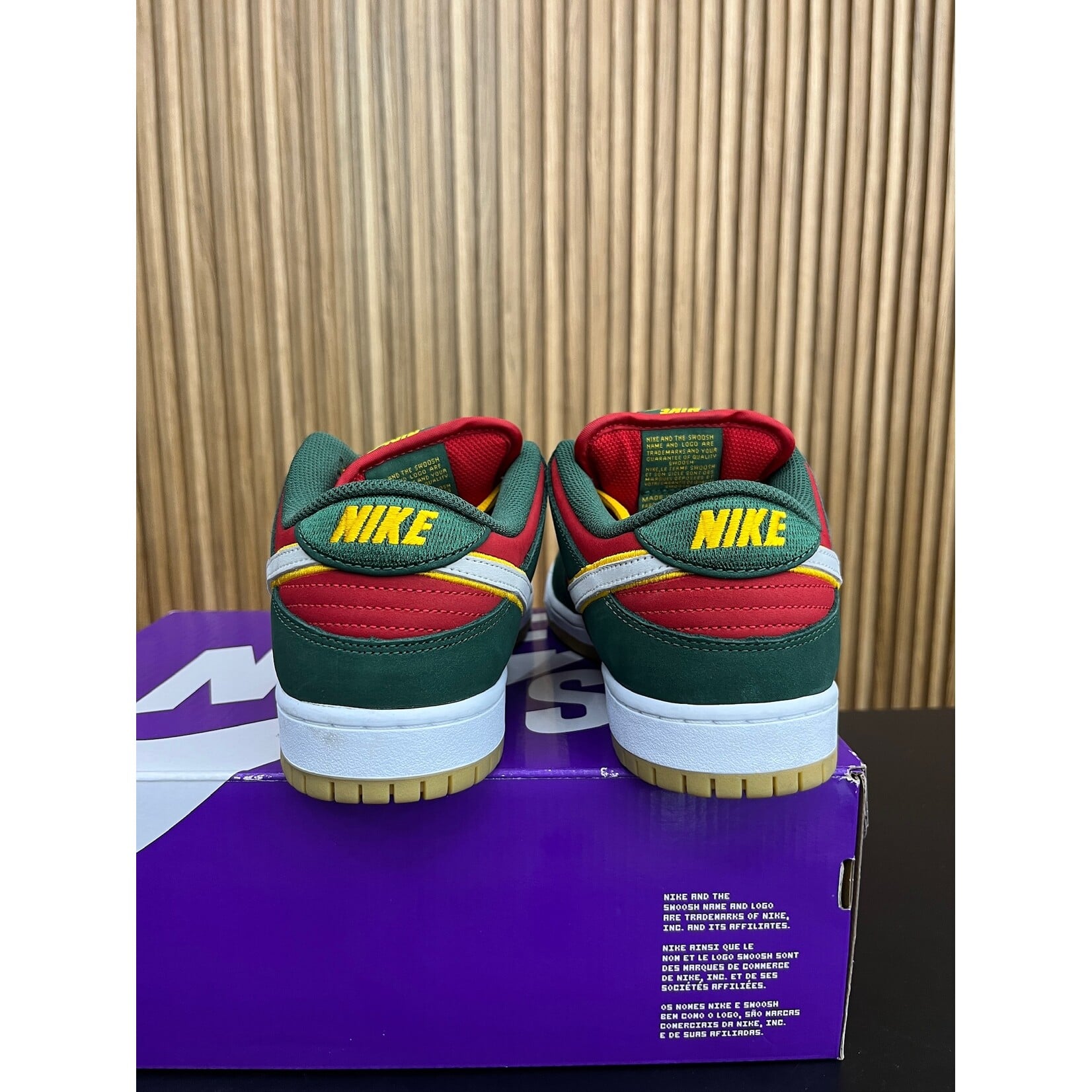 Nike Nike SB Dunk Low Pro PRM Seattle Supersonics Size 10, PREOWNED