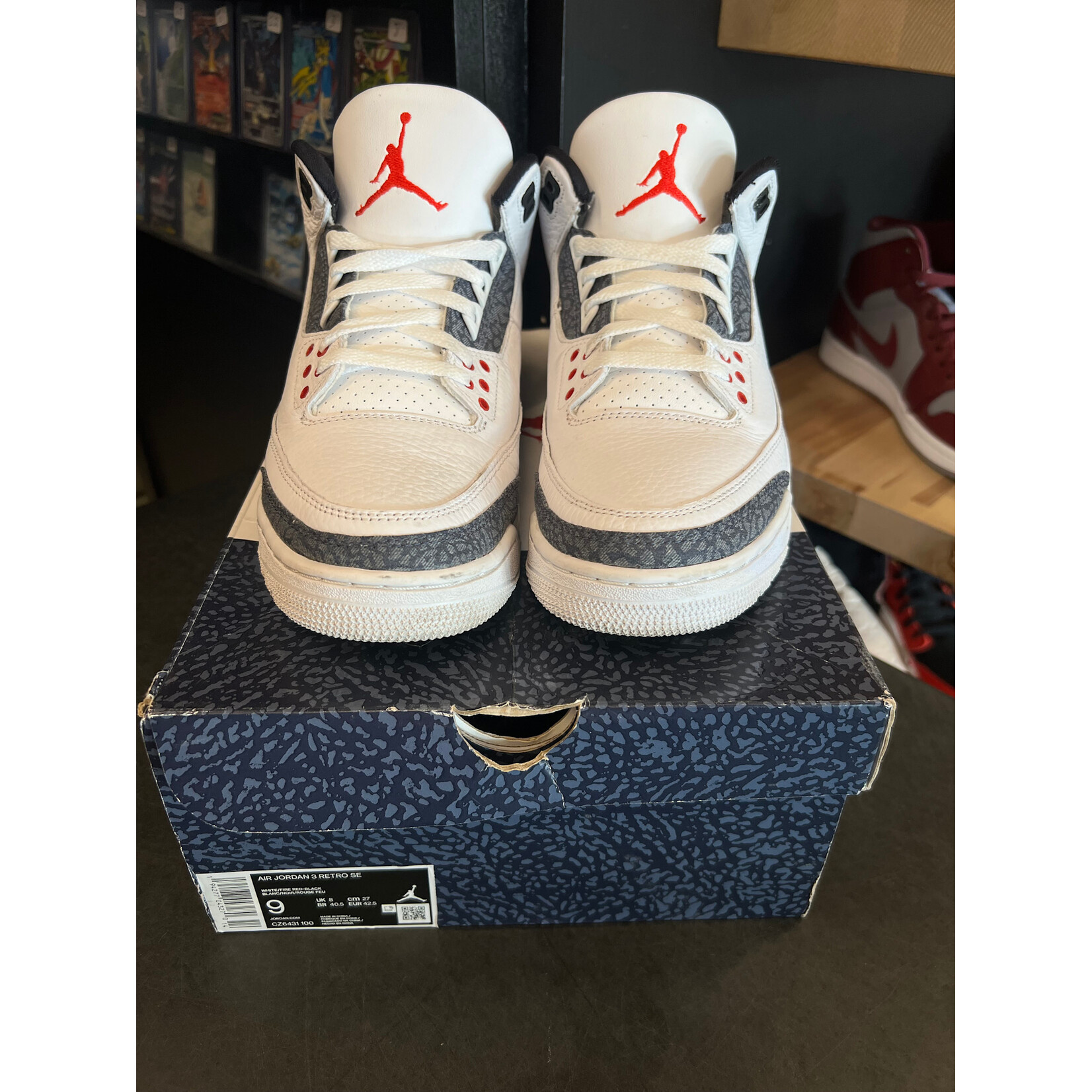 Jordan Jordan 3 Retro SE Fire Red Denim (2020) Size 9, PREOWNED