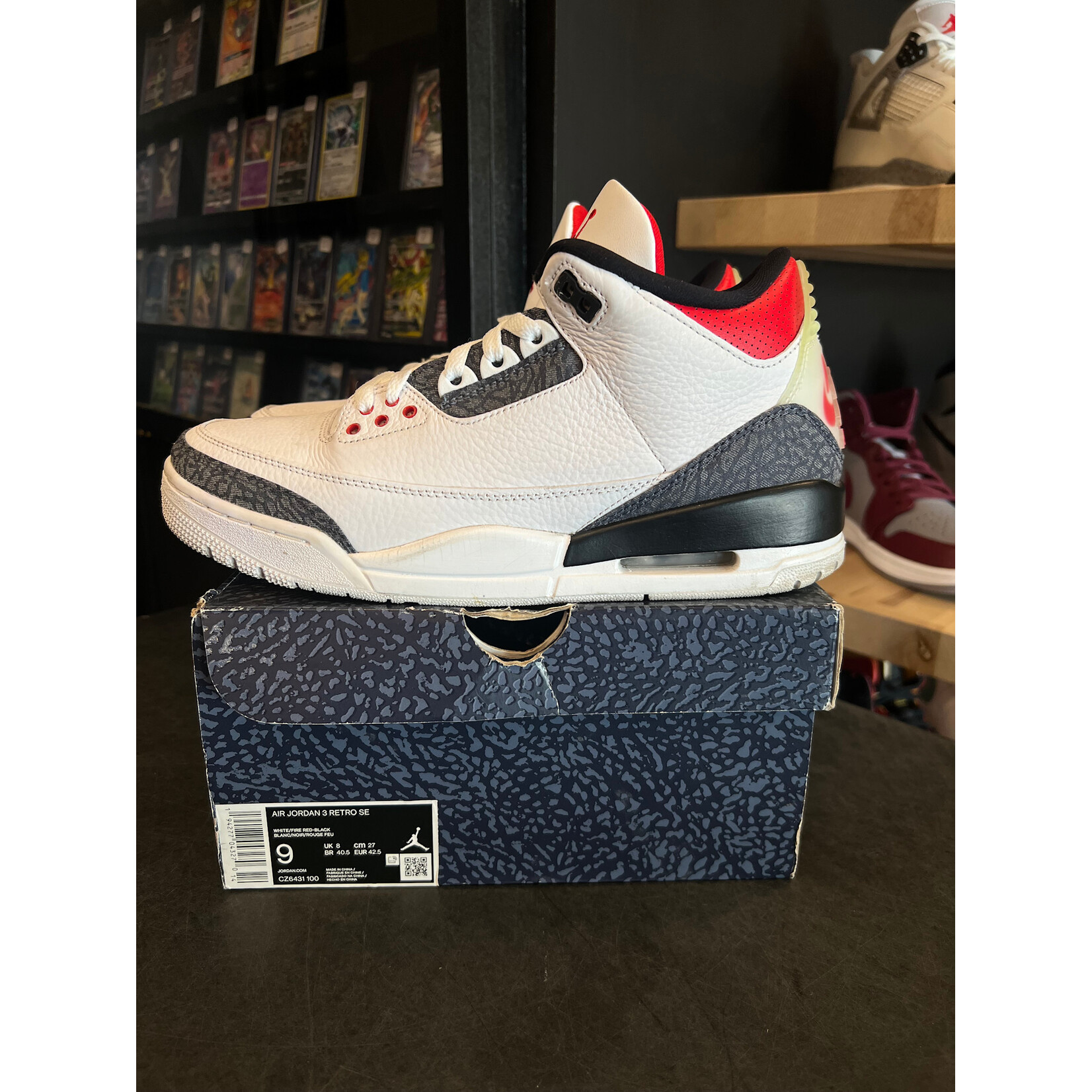 Jordan Jordan 3 Retro SE Fire Red Denim (2020) Size 9, PREOWNED