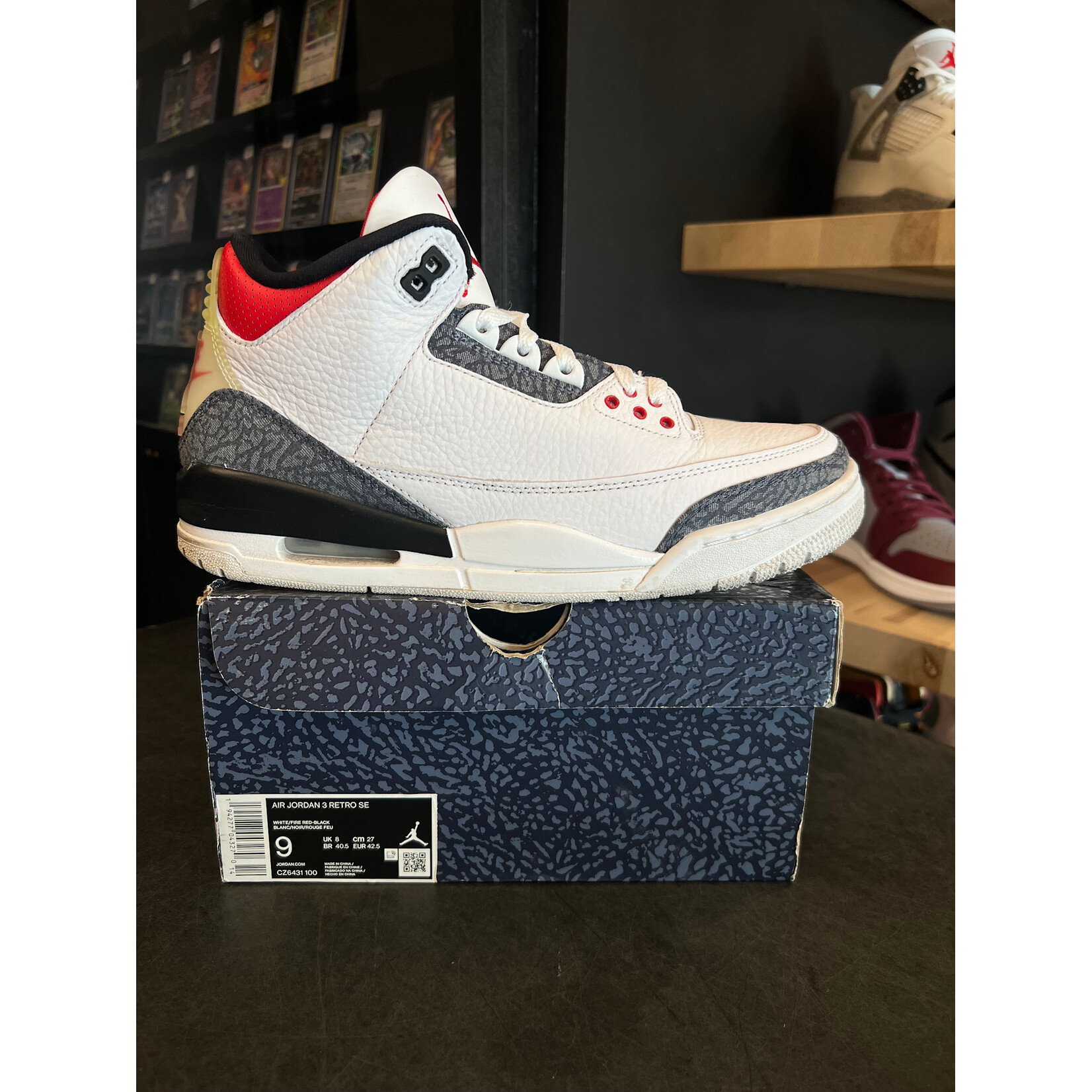 Jordan Jordan 3 Retro SE Fire Red Denim (2020) Size 9, PREOWNED