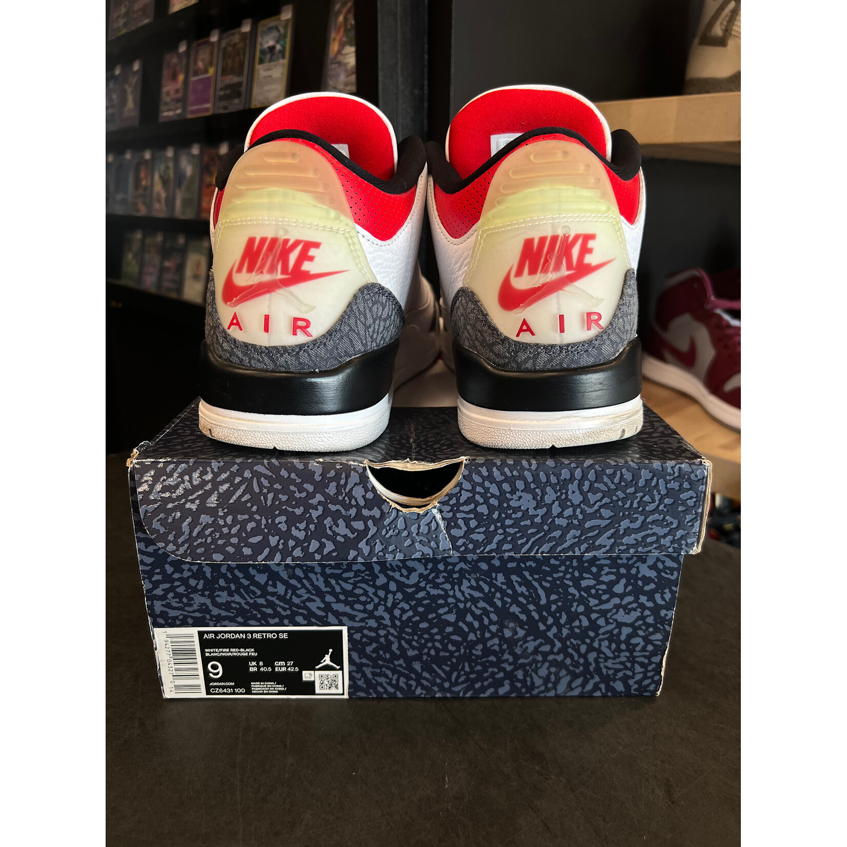 Jordan Jordan 3 Retro SE Fire Red Denim (2020) Size 9, PREOWNED