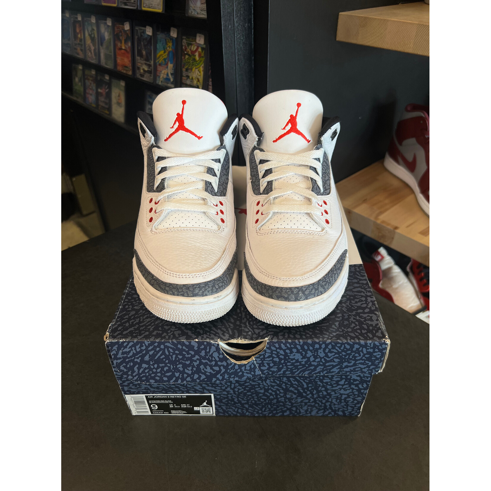 Jordan Jordan 3 Retro SE Fire Red Denim (2020) Size 9, PREOWNED