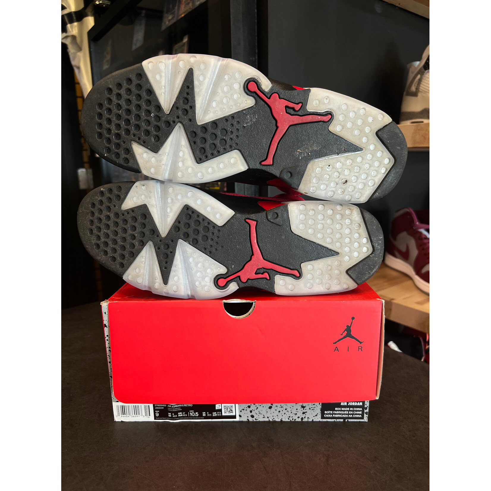 Jordan Jordan 6 Retro Toro Bravo Size 9, PREOWNED