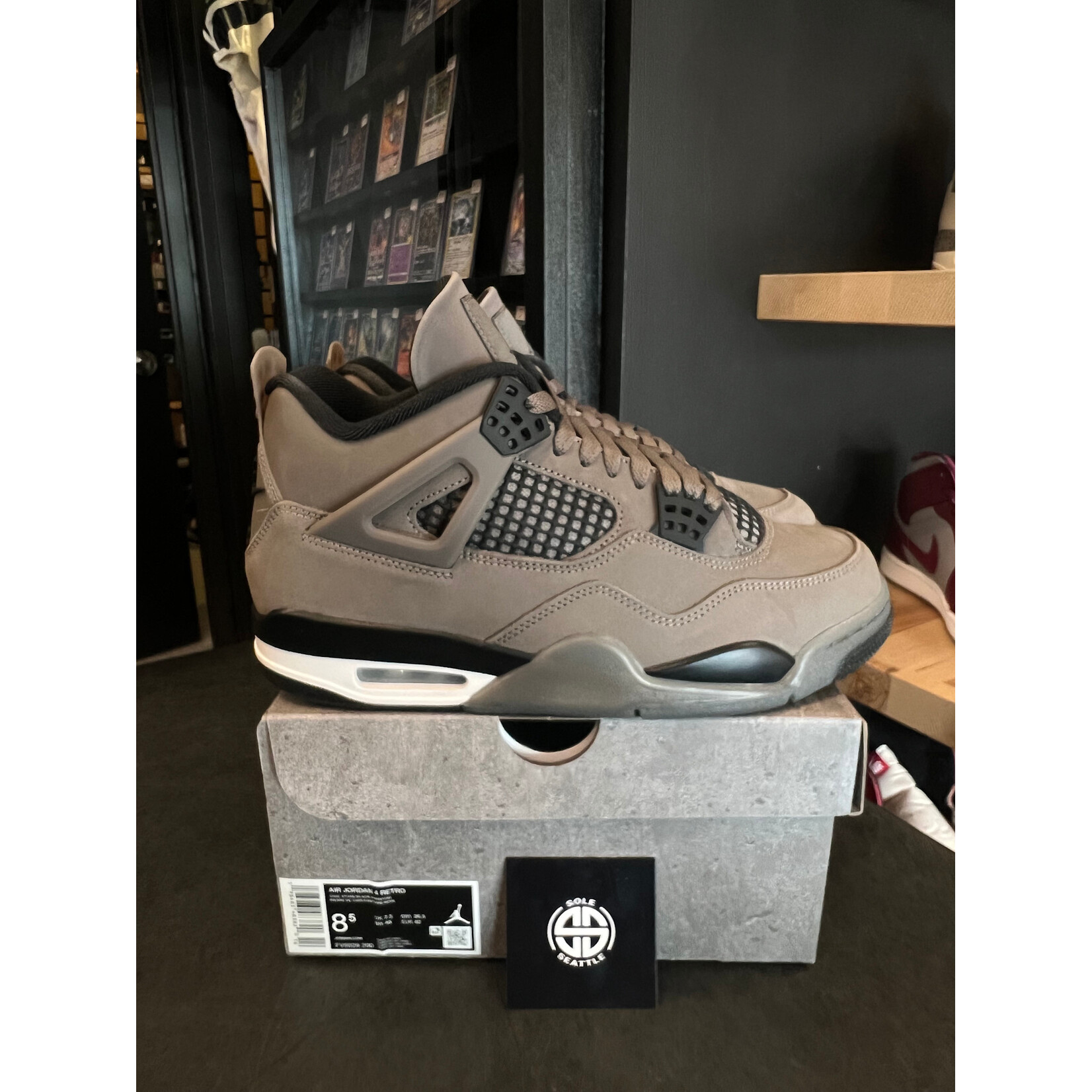 Jordan Jordan 4 Retro Cave Stone Size 8.5, PREOWNED