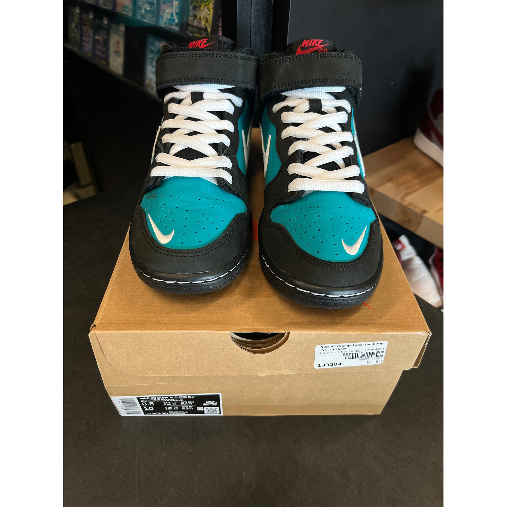 Nike Nike SB Dunk Mid Griffey Size 8.5, PREOWNED