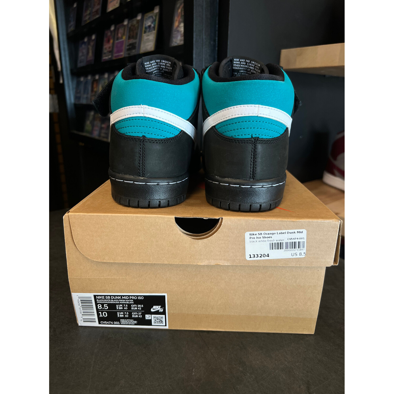 Nike Nike SB Dunk Mid Griffey Size 8.5, PREOWNED