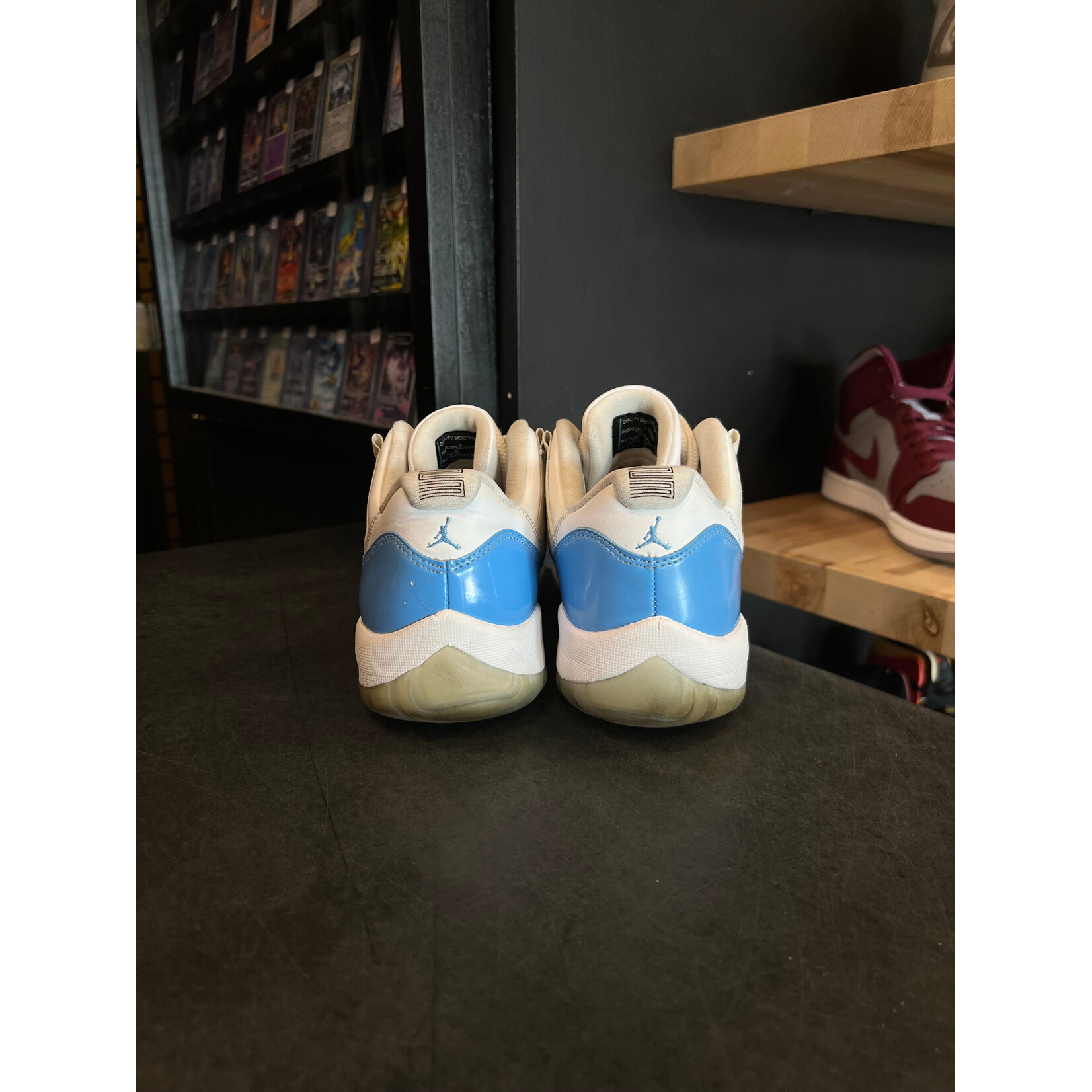 Jordan Jordan 11 Retro Low University Blue (2017) Size 9.5, PREOWNED