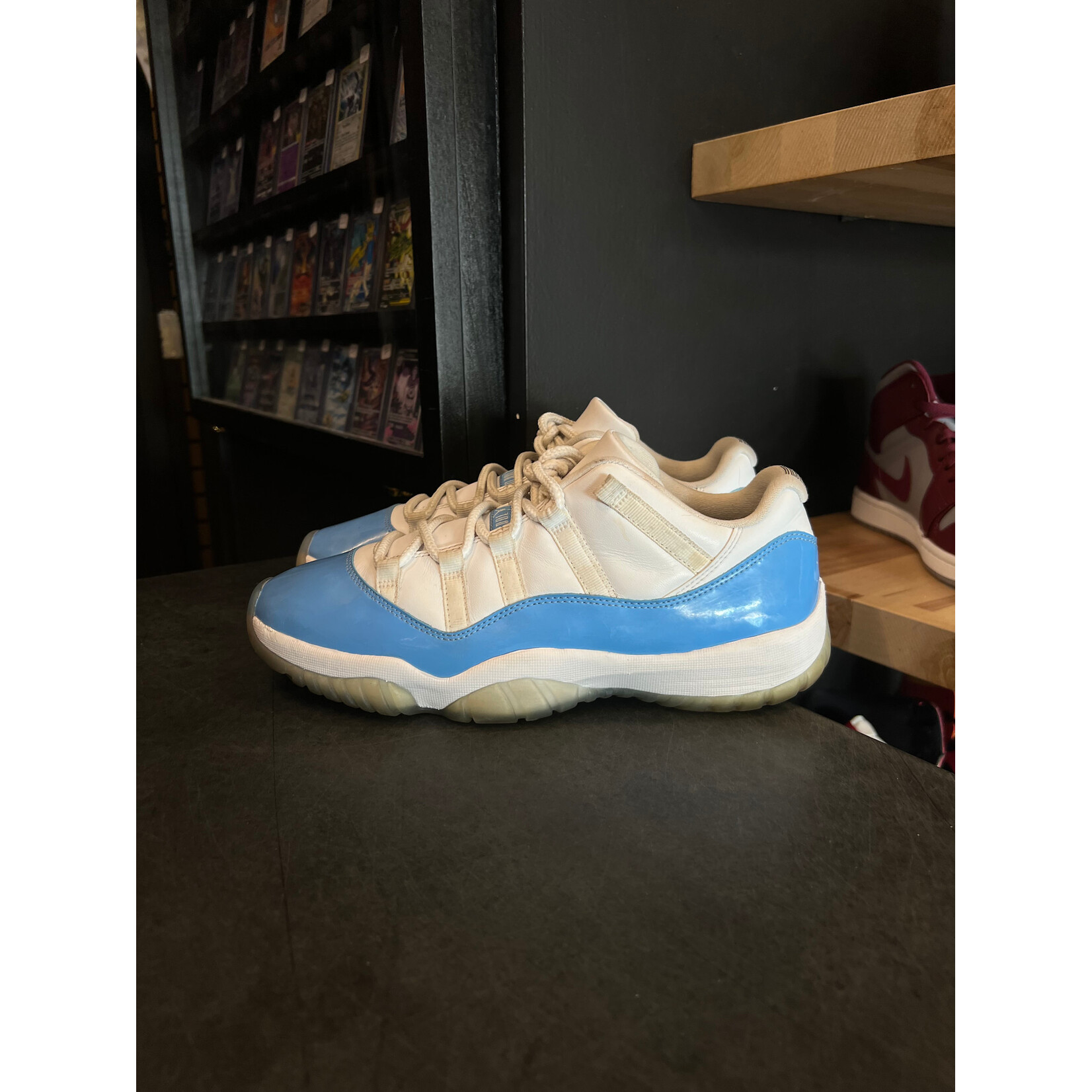 Jordan Jordan 11 Retro Low University Blue (2017) Size 9.5, PREOWNED