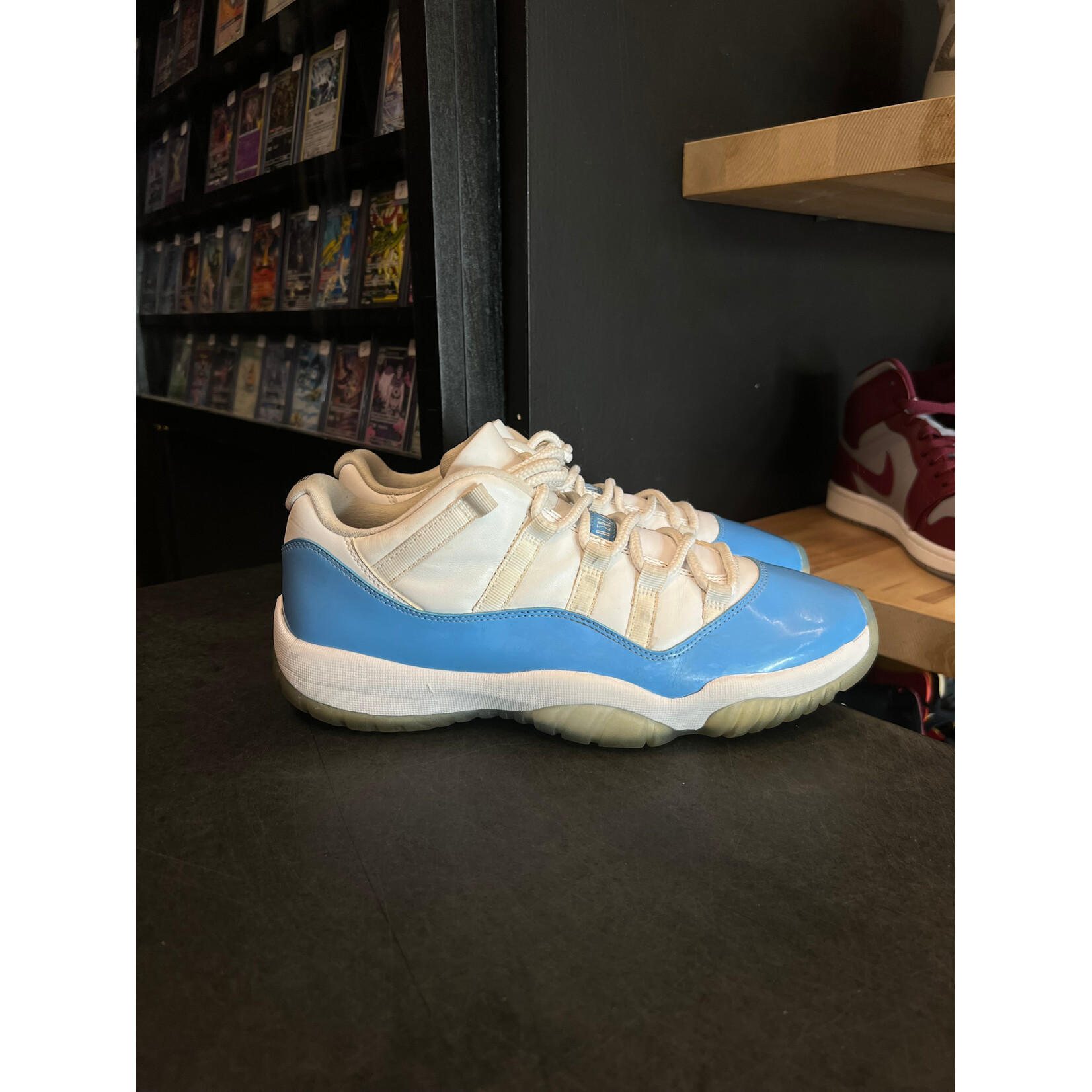 Jordan Jordan 11 Retro Low University Blue (2017) Size 9.5, PREOWNED