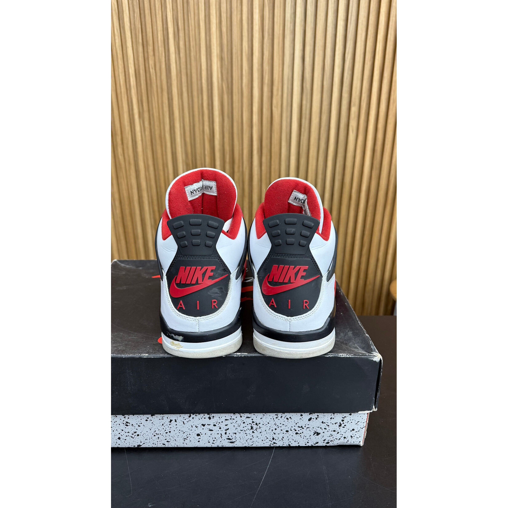 Jordan Jordan 4 Retro Fire Red (2020) Fire Red (2020) Size 13, PREOWNED