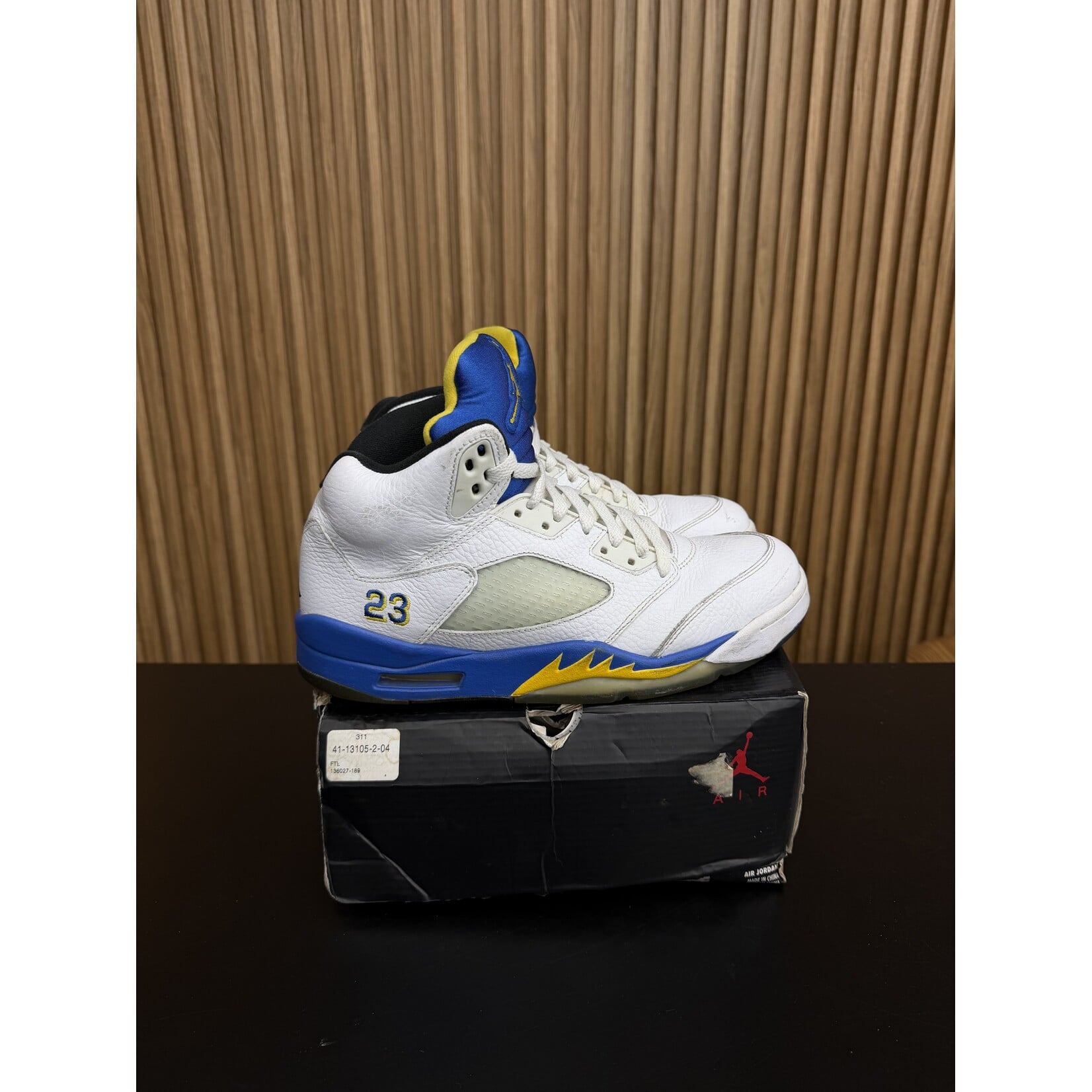 Jordan Jordan 5 Retro Laney (2013) Size 9.5, PREOWNED